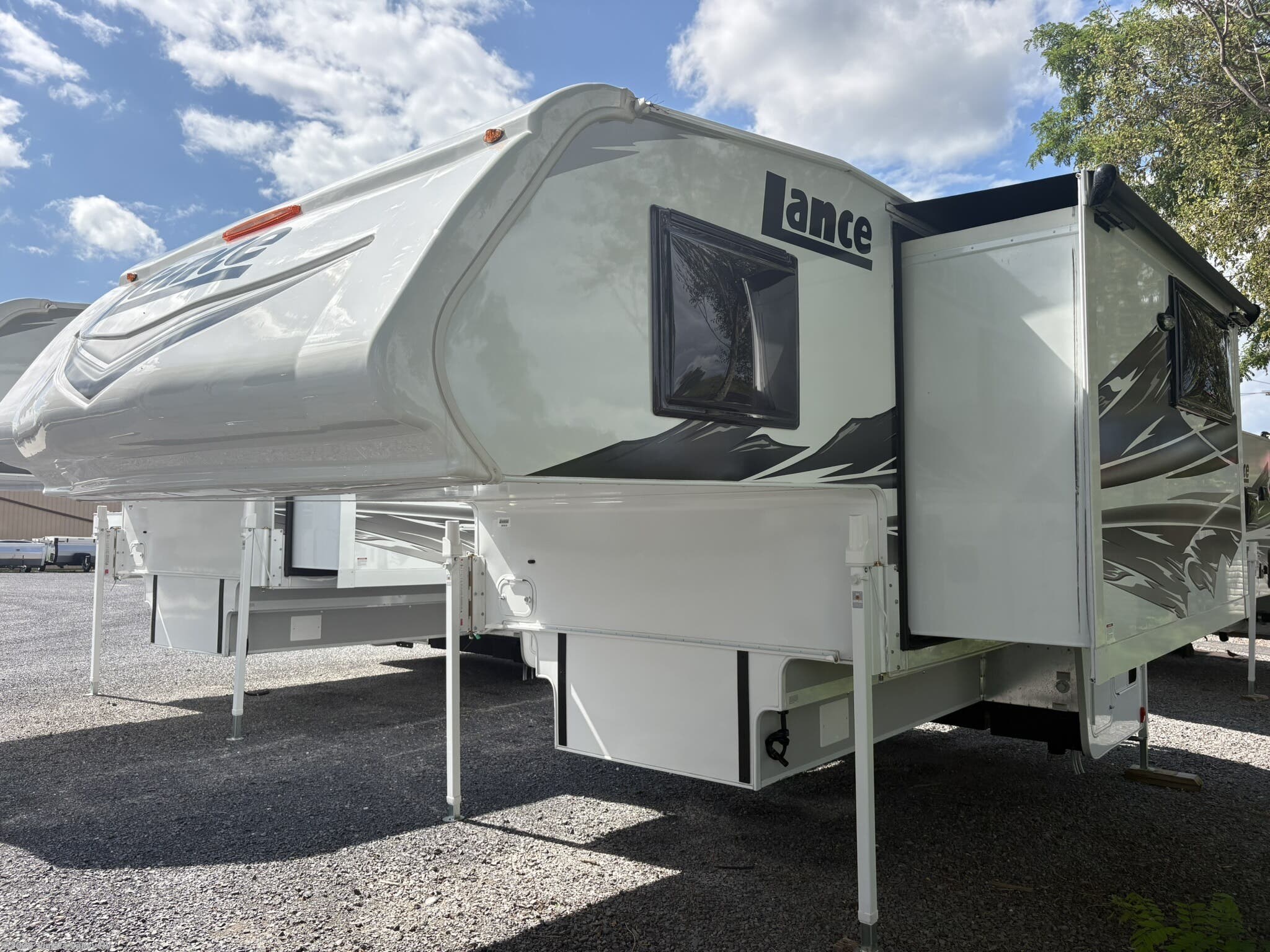 New 2027 Lance TC 1172 available in Mifflintown, Pennsylvania