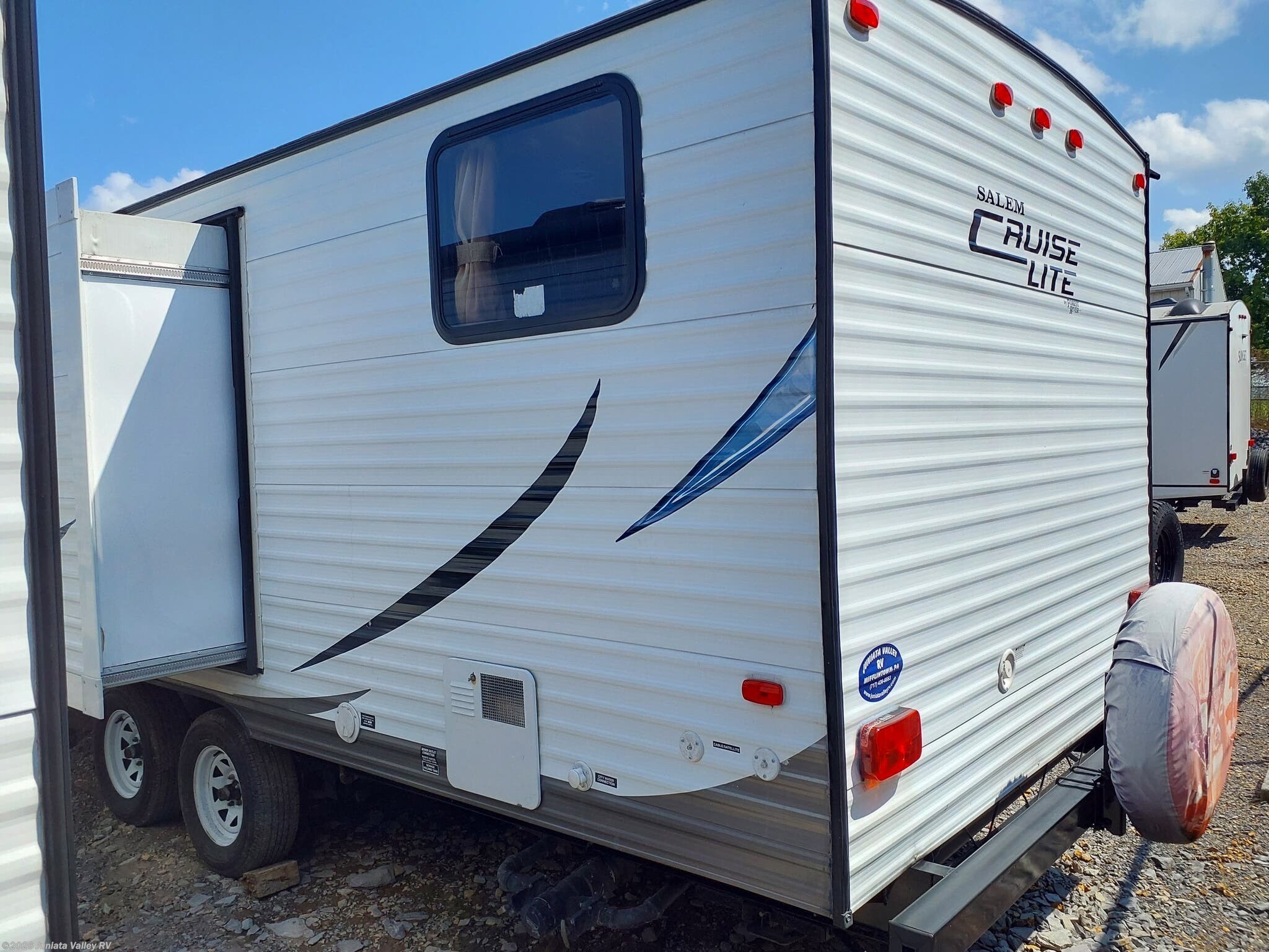 Used 2014 Forest River Salem Cruise Lite 281BHXL available in Mifflintown, Pennsylvania
