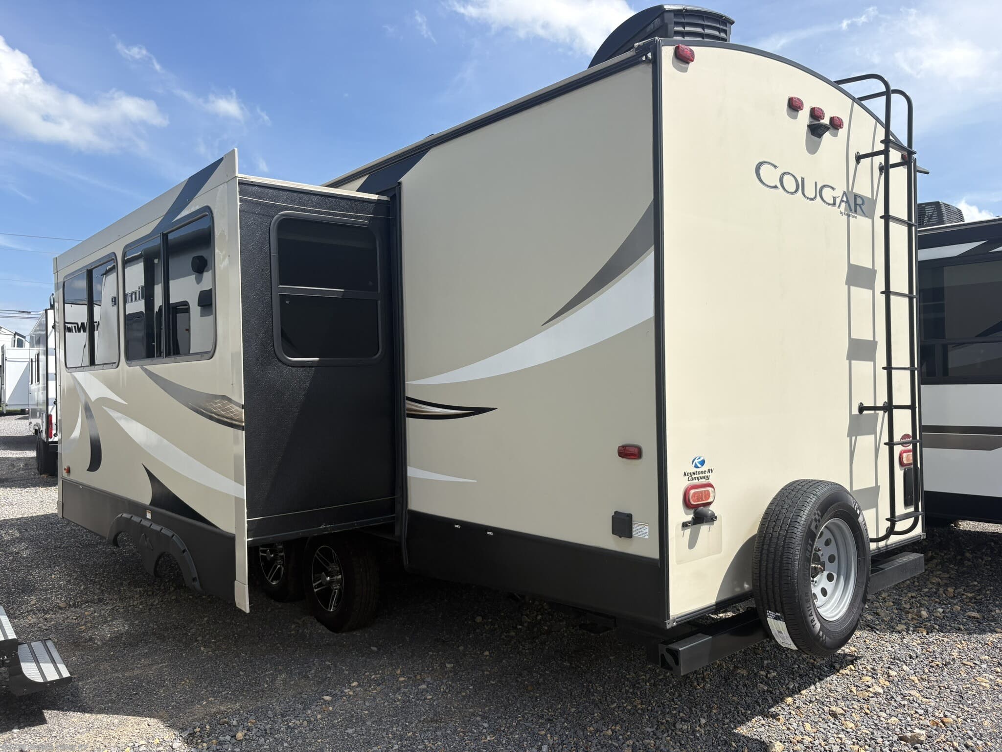 Used 2019 Keystone Cougar Half-Ton 26RBS available in Mifflintown, Pennsylvania