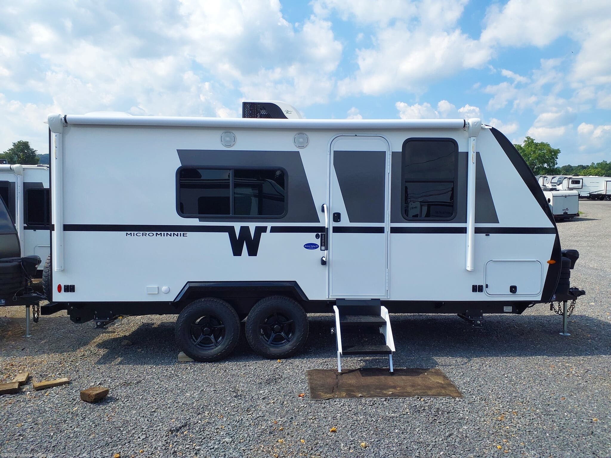 New 2027 Winnebago Micro Minnie 200FRB available in Mifflintown, Pennsylvania