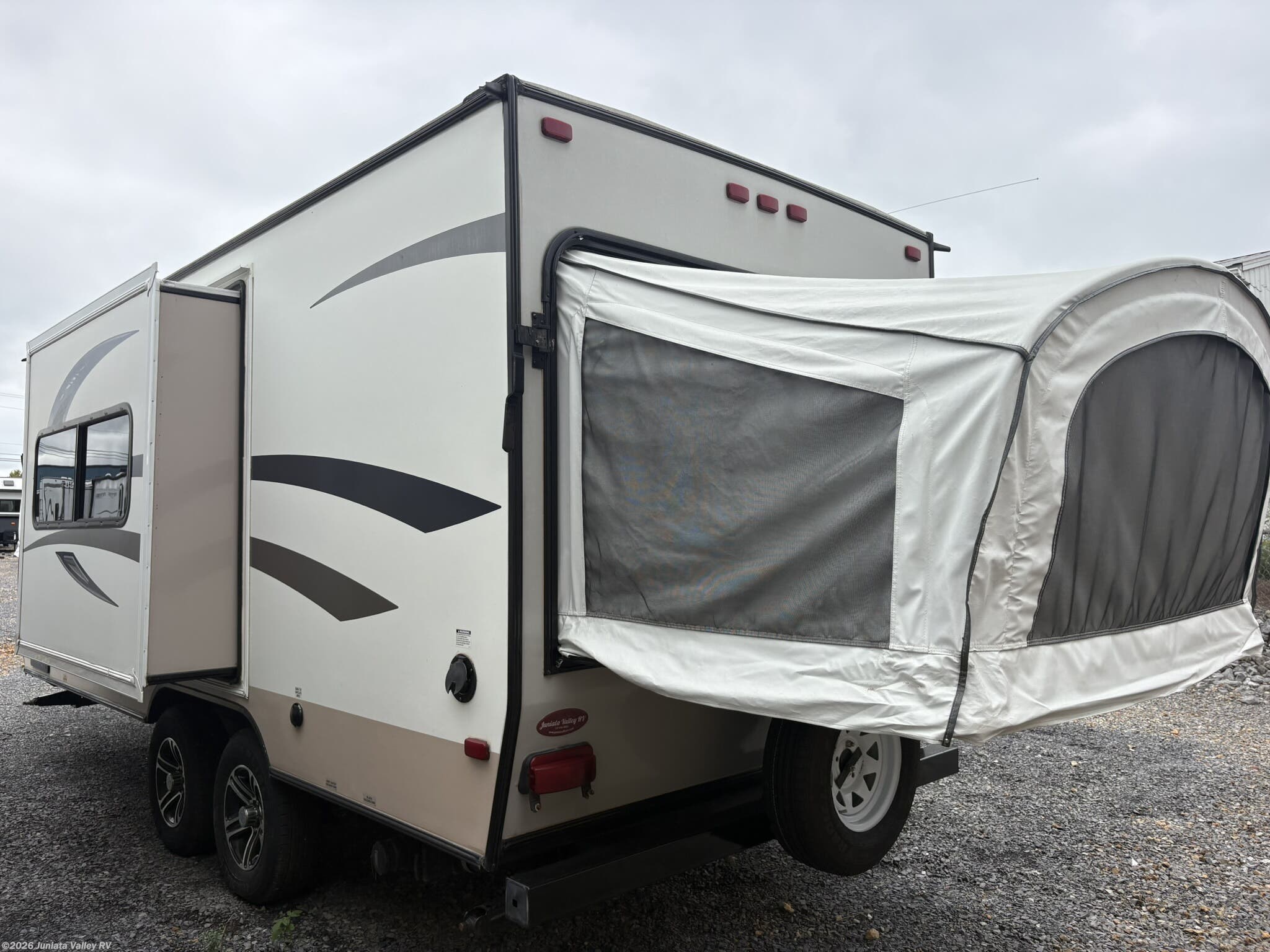 2015 Jay Feather SLX 19XUD by Jayco from Juniata Valley RV in Mifflintown, Pennsylvania