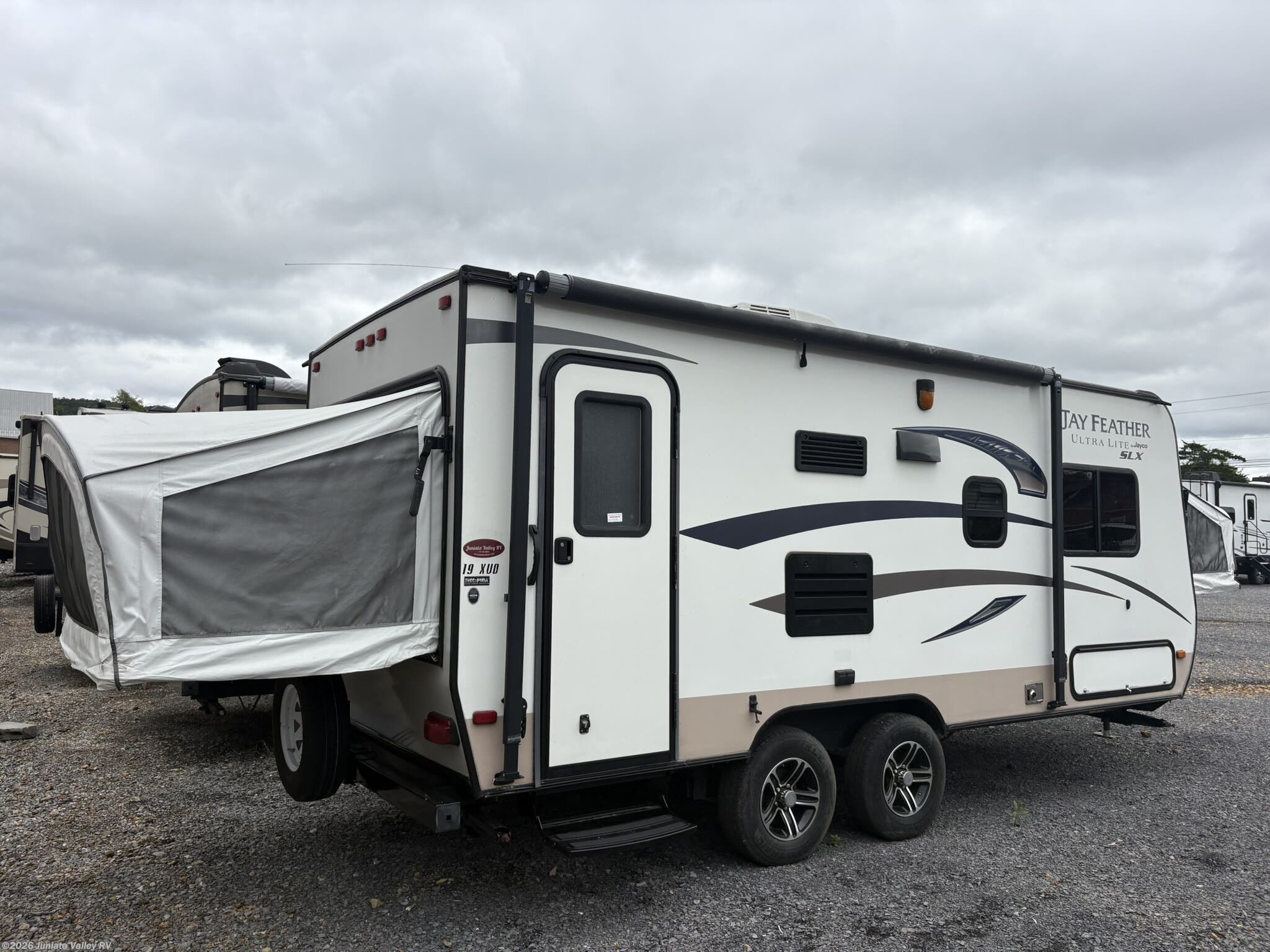 Used 2015 Jayco Jay Feather SLX 19XUD available in Mifflintown, Pennsylvania