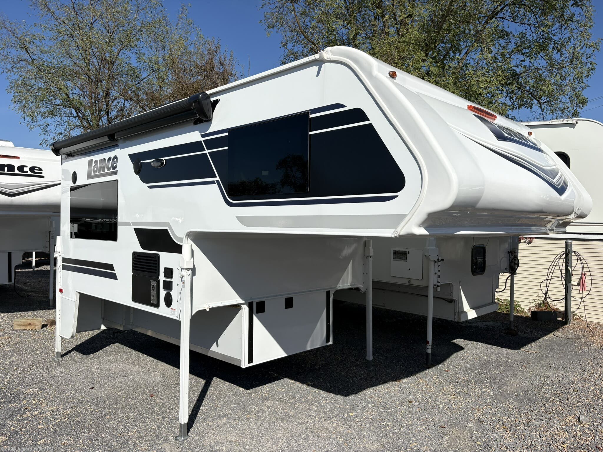 2027 TC 850 by Lance from Juniata Valley RV in Mifflintown, Pennsylvania