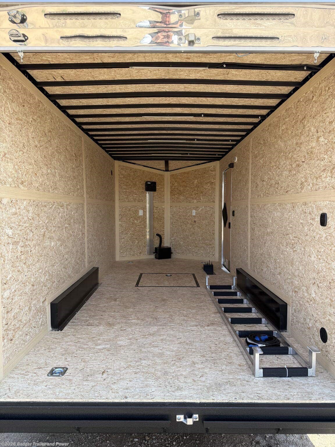 2027 Haulin photo 4