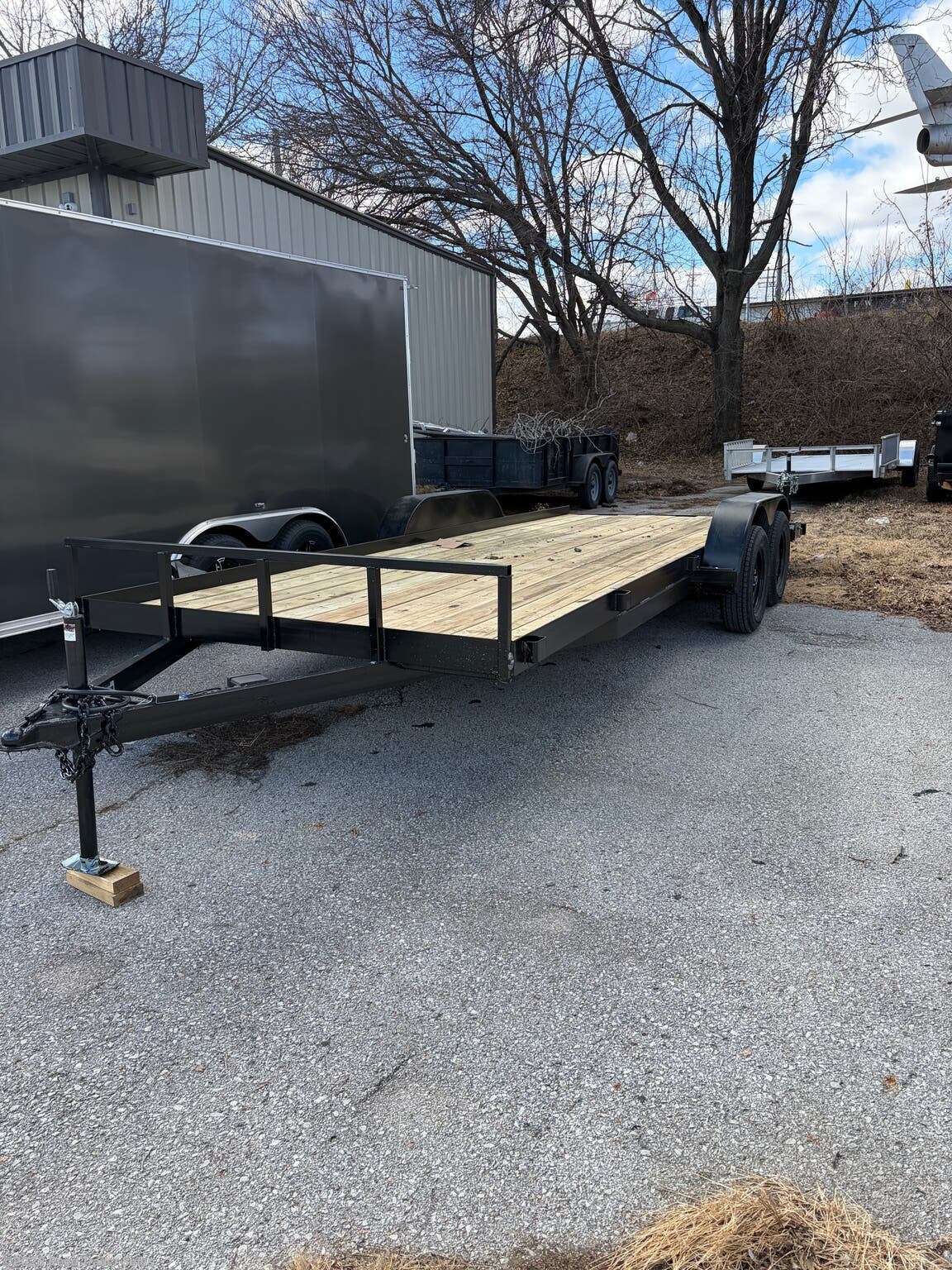 2026 R&M Trailer Mfg 8.5X20 FLATBED CAR HAULER