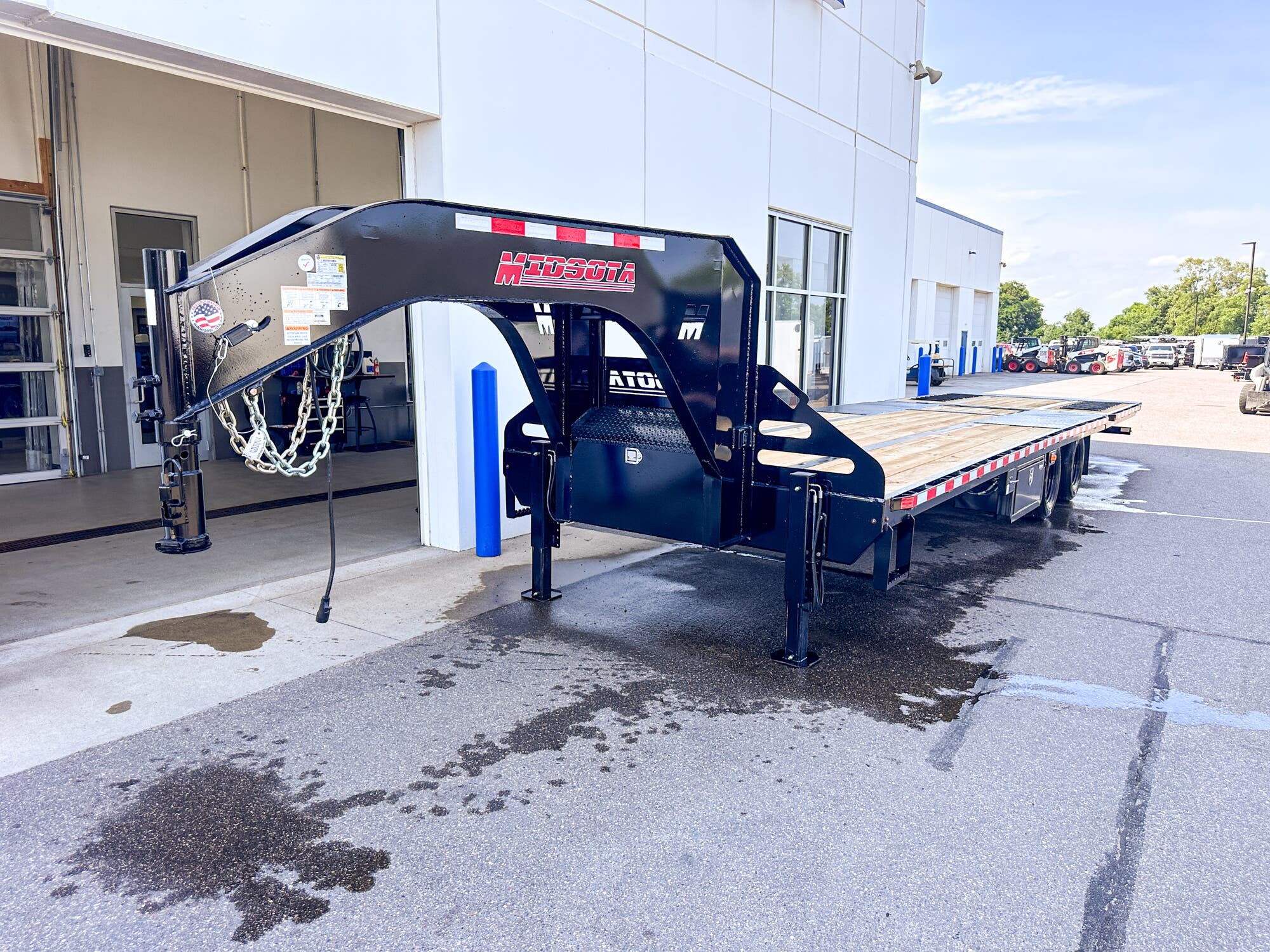 2025 MIDSOTA FBHB-32 102X32 25.9K GOOSENECK DECKOVER EQUIPMENT TRAILER - BLACK