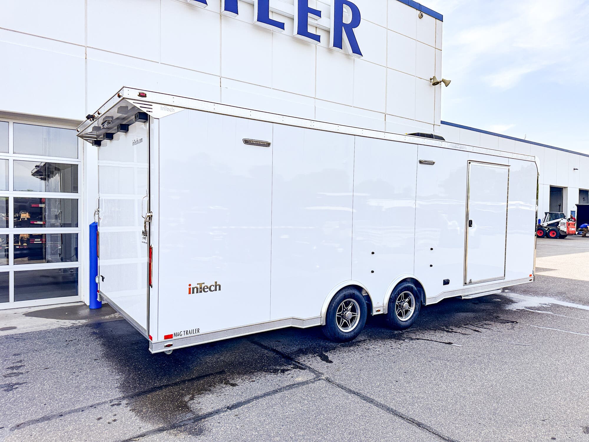 2025 INTECH 8.5X24 10K ENCLOSED CAR HAULER - 7' INTERIOR - WHITE