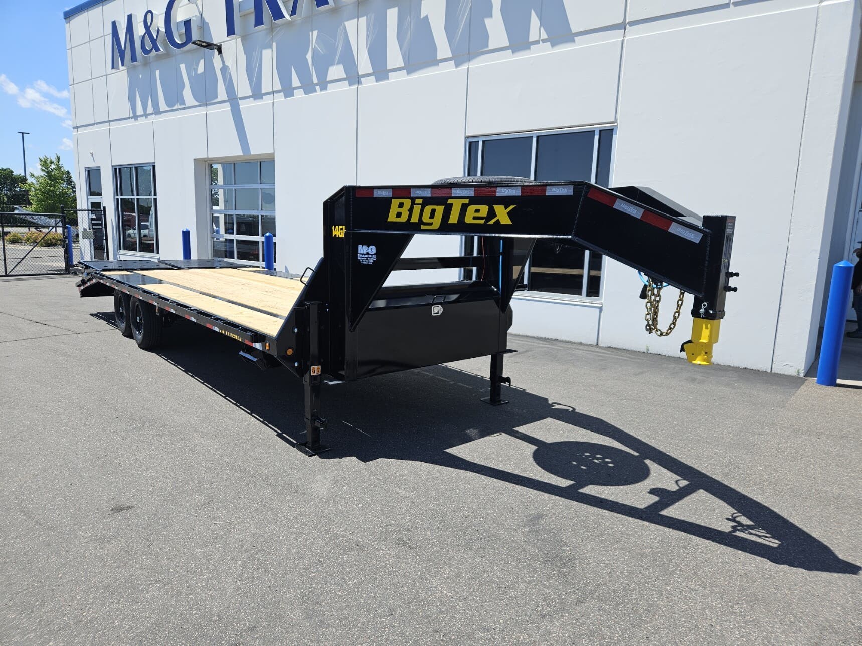 2026 BIG TEX 14GN-25DSA (20+5) 15.9K DECKOVER GOOSENECK EQUIPMENT TRAILER - BLACK