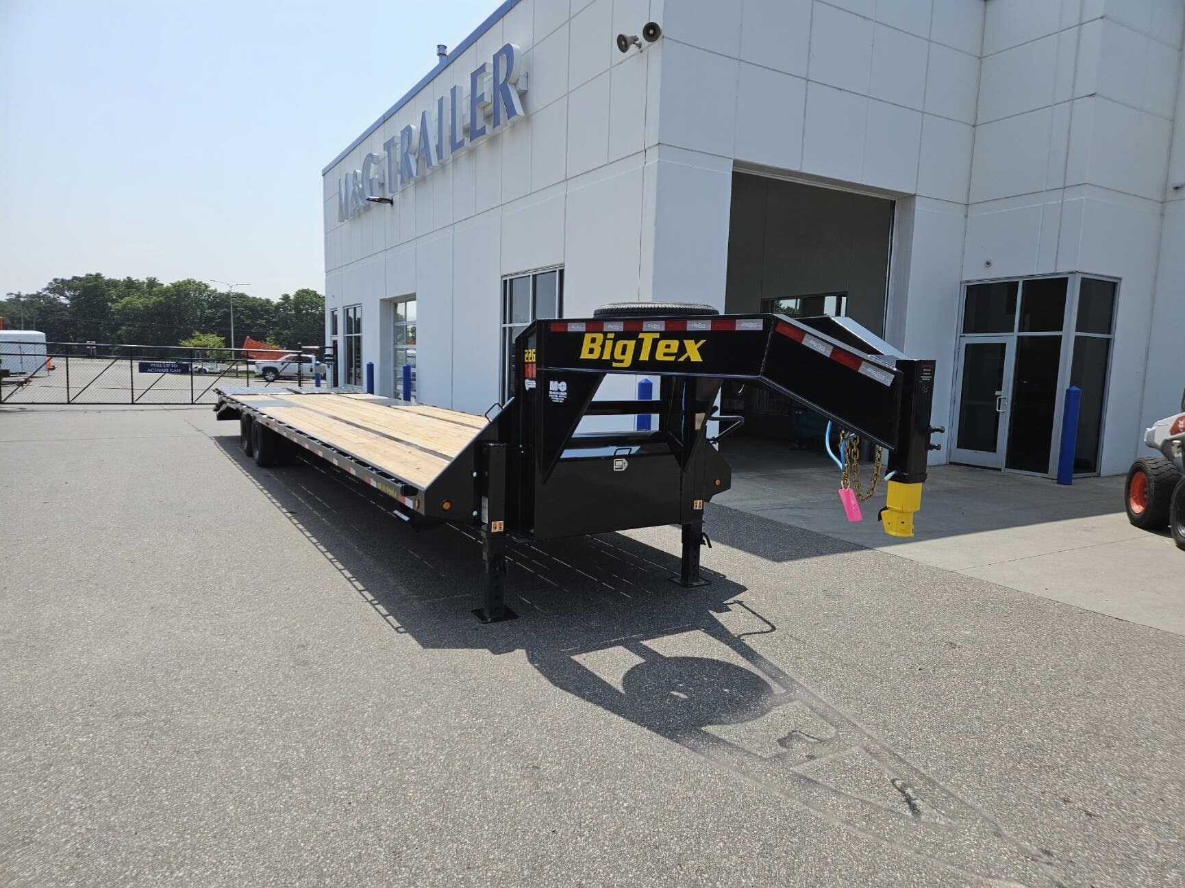 2026 Big Tex 25GN-40D5A-MRBK