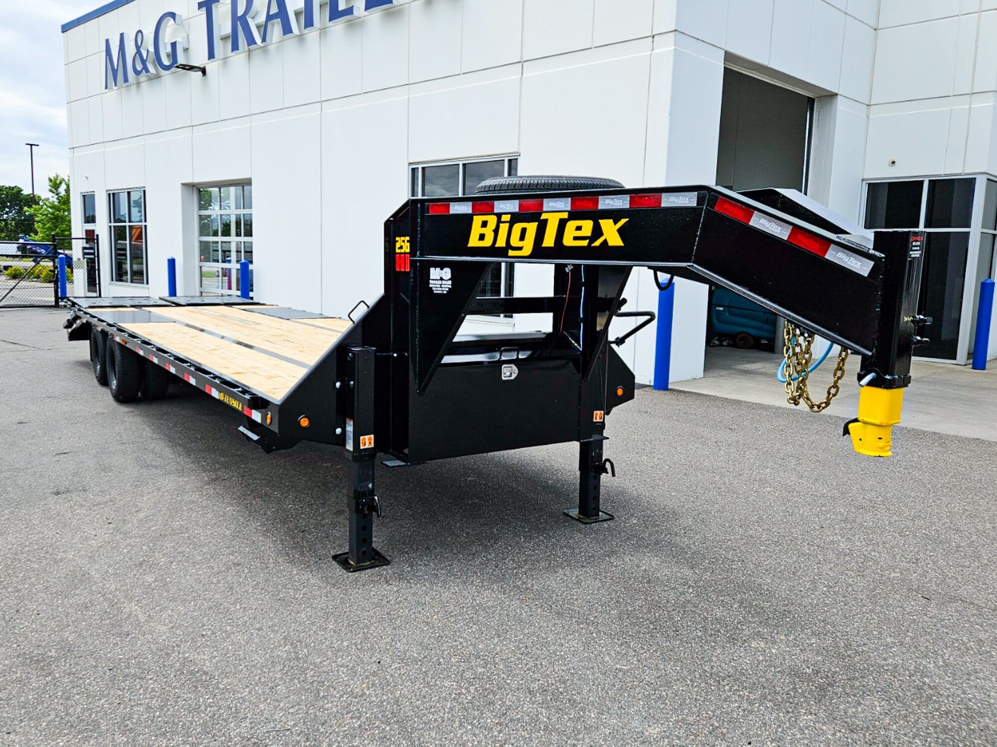 2026 BIG TEX 25GN-30D5A (25+5) 25.9K DECKOVER GOOSENECK EQUIPMENT TRAILER - BLACK