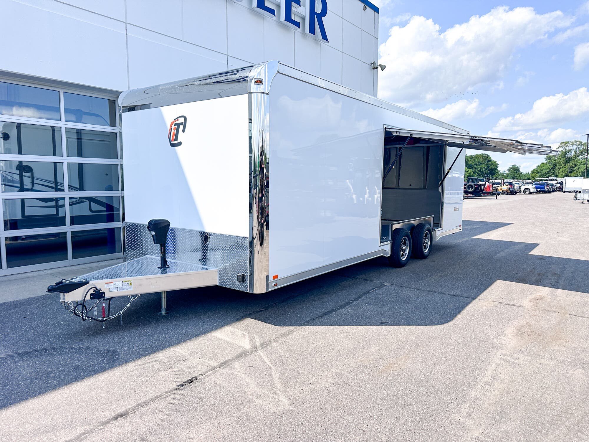 2025 INTECH 8.5X24 10K ALUMINUM ENCLOSED CAR HAULER-WHITE