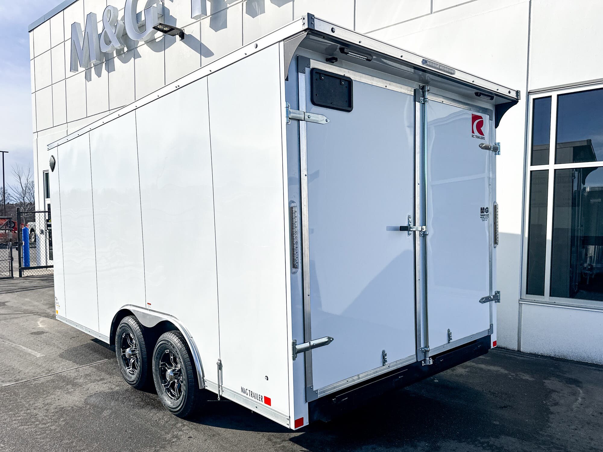2025 RC TRAILERS RDLX 8.5x16 ENCLOSED CARGO TRAILER - 10K - WHITE