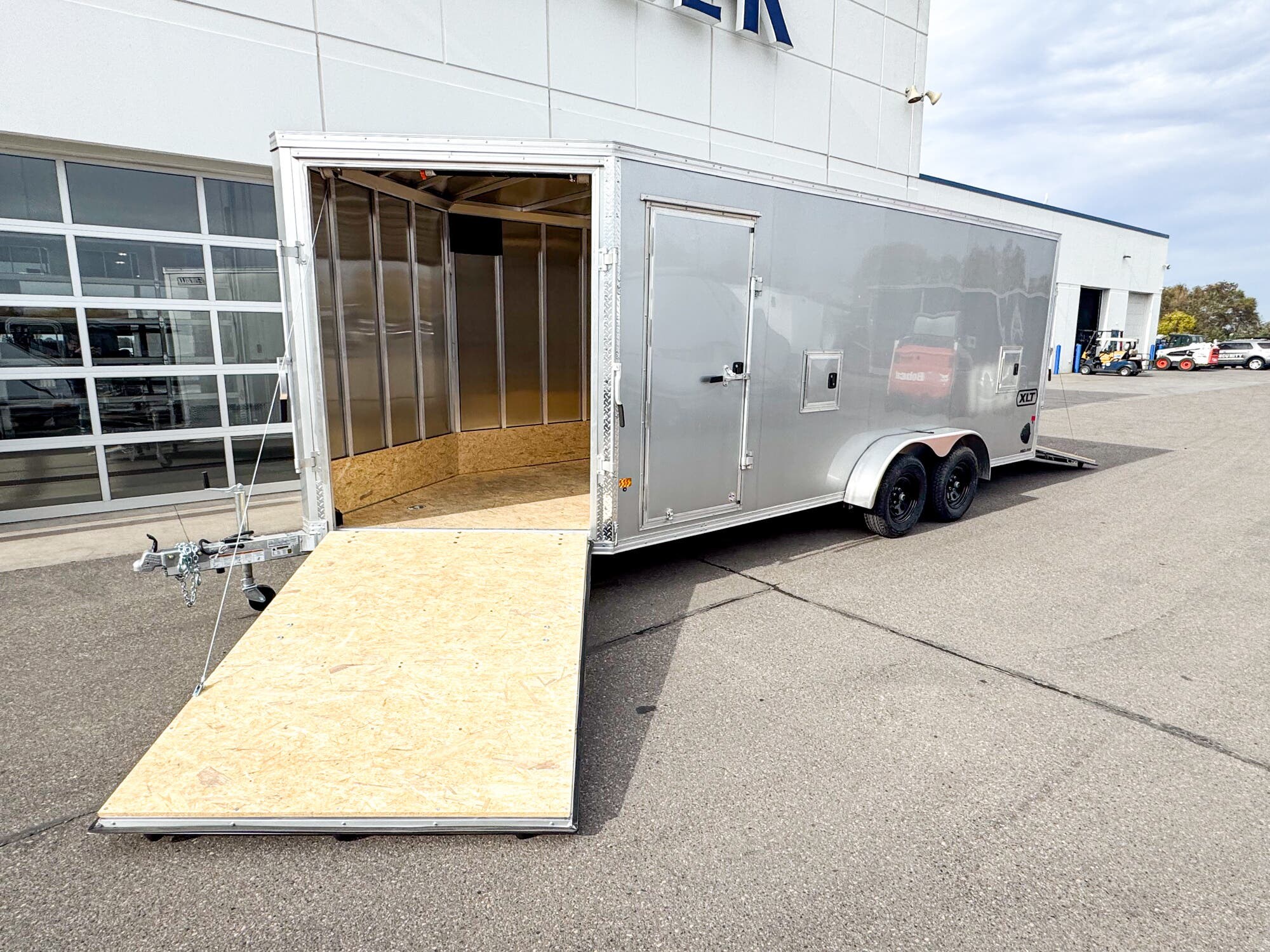 2026 EZ-HAULER 7X23 (18+5) XLT PRO ALUMINUM ENCLOSED SNOWMOBILE TRAILER ...