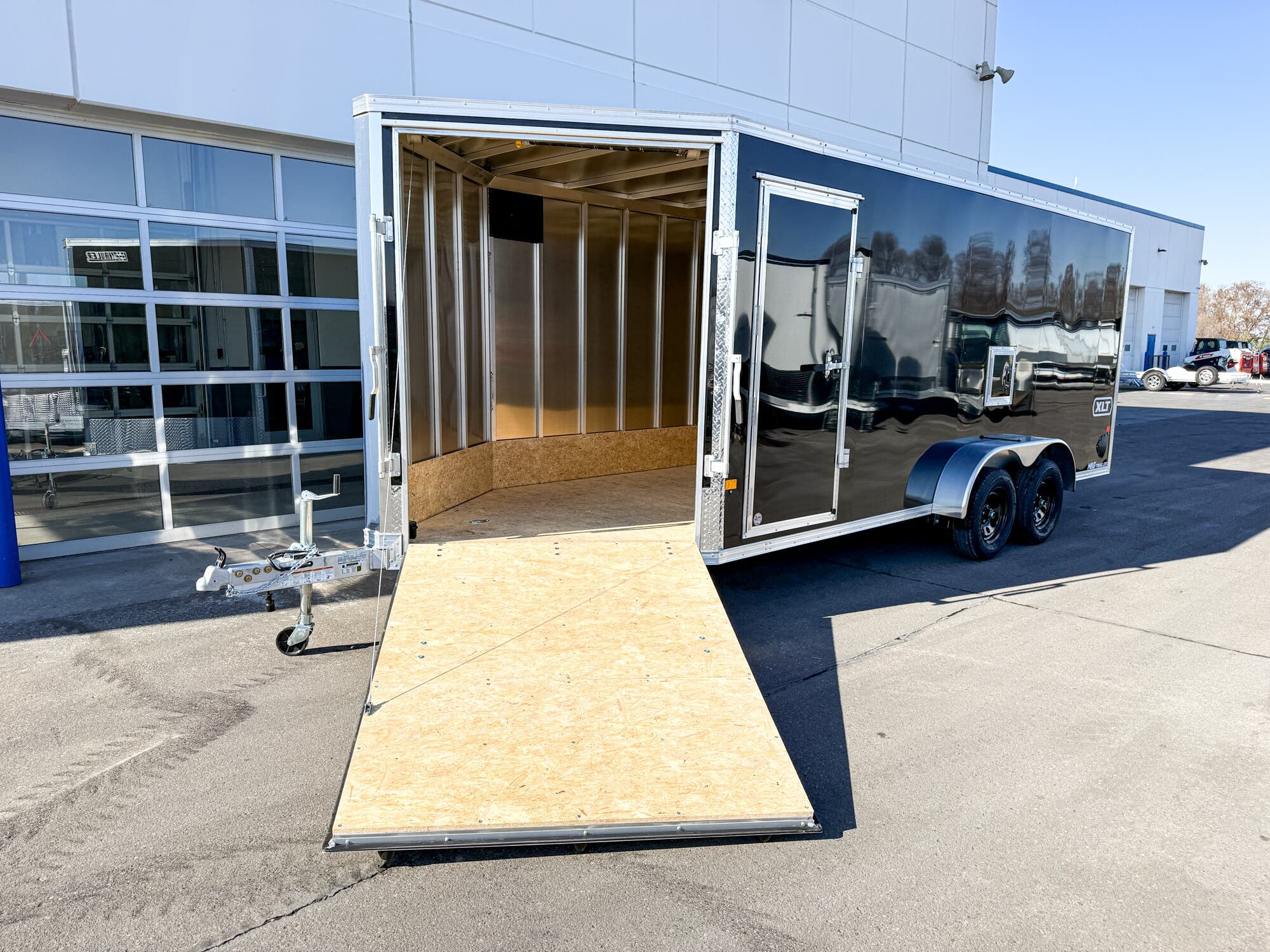 2026 EZ-HAULER 7X23 (18+5) XLT PRO ENCLOSED SNOWMOBILE TRAILER - 7 ...