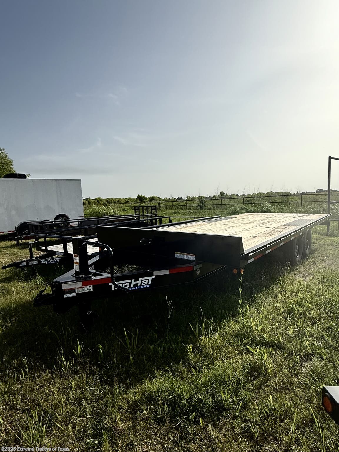 2025 Top Hat Deck Over 20X102