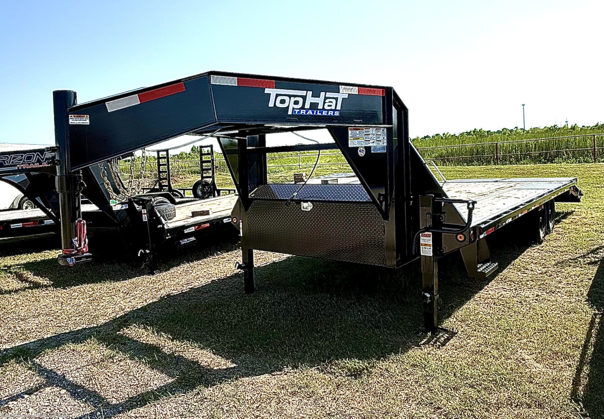 2025 Top Hat Goose Neck Lo Profile 25X102