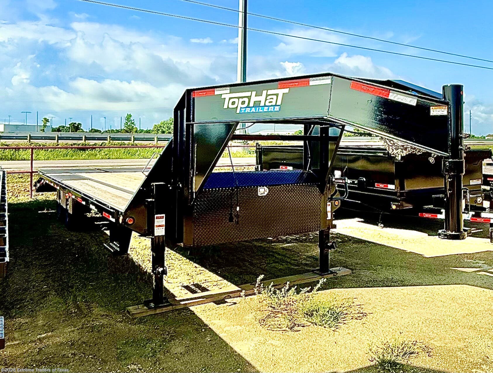 2025 Top Hat Goose Neck Lo Pro 25X102 - New Flatbed Trailer for sale by Extreme Trailers of Texas in Baytown, Texas