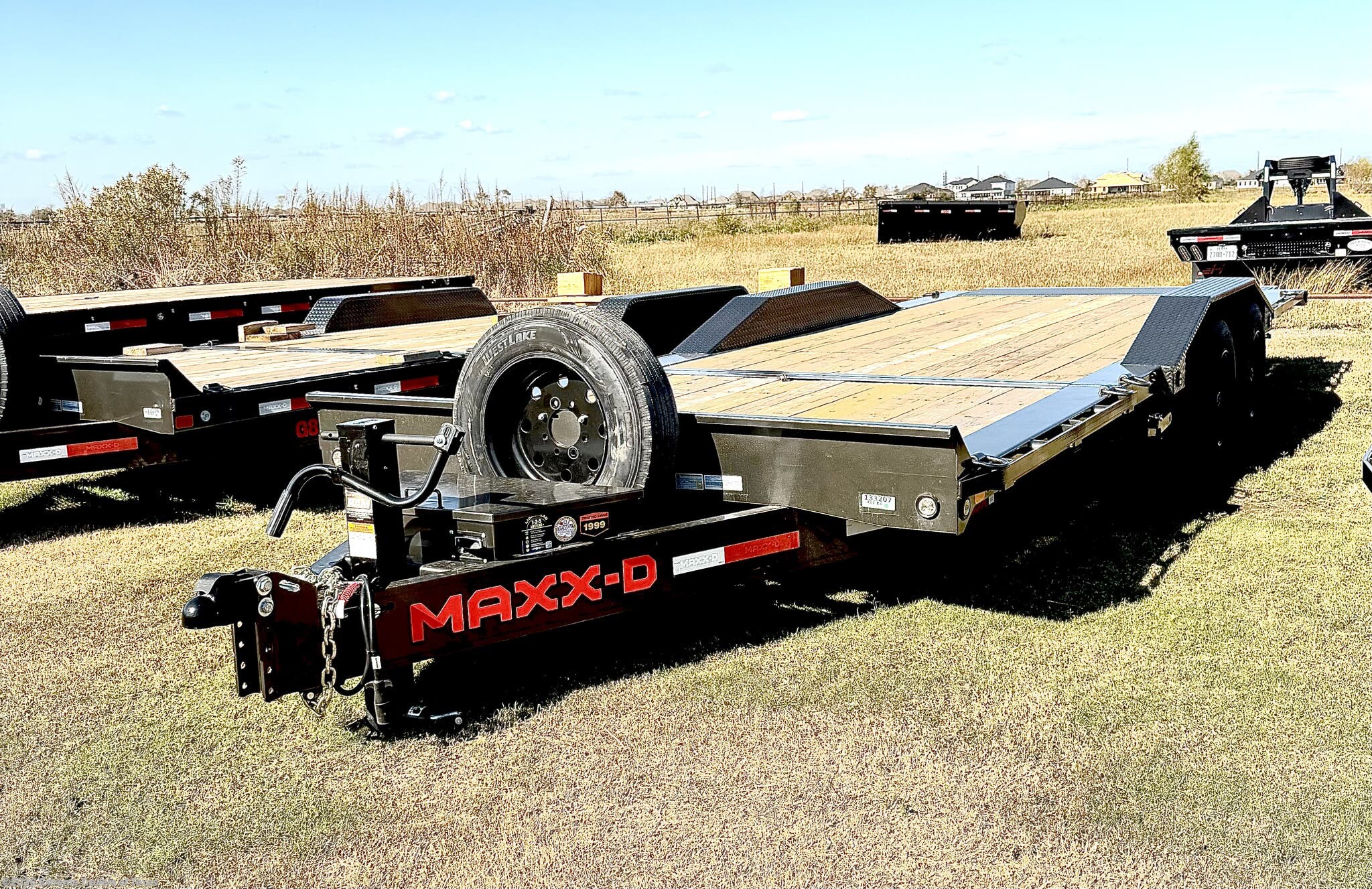 2026 MAXX-D G8X 8" Gravity Equipment Tilt Trailer 102X22