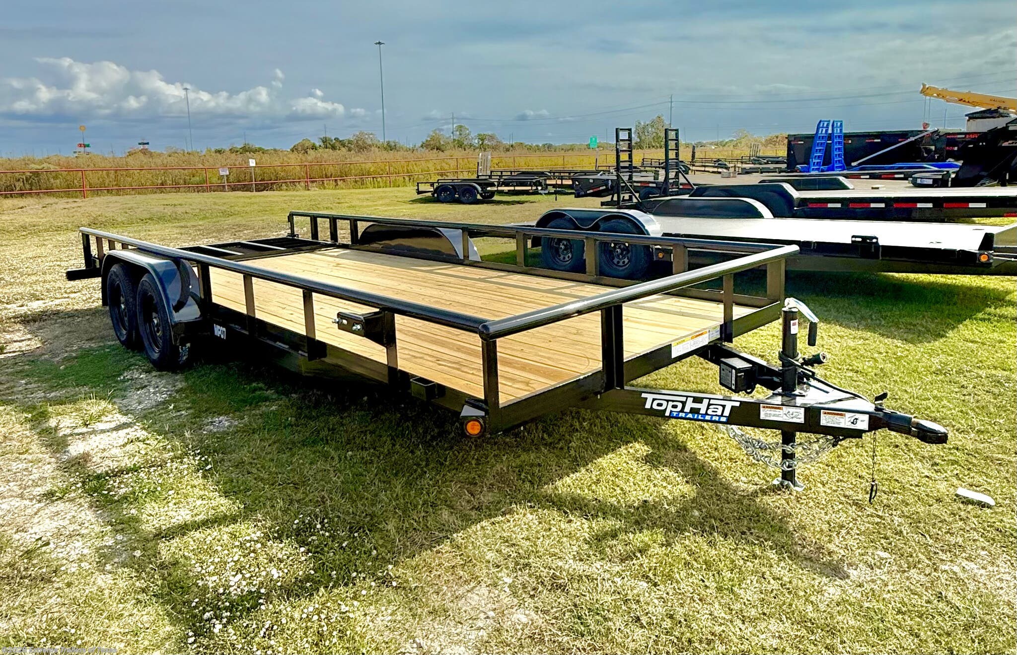 2026 Medium Pipe Utility Medium Pipe Utility 20X83 by Top Hat from Extreme Trailers of Texas in Baytown, Texas