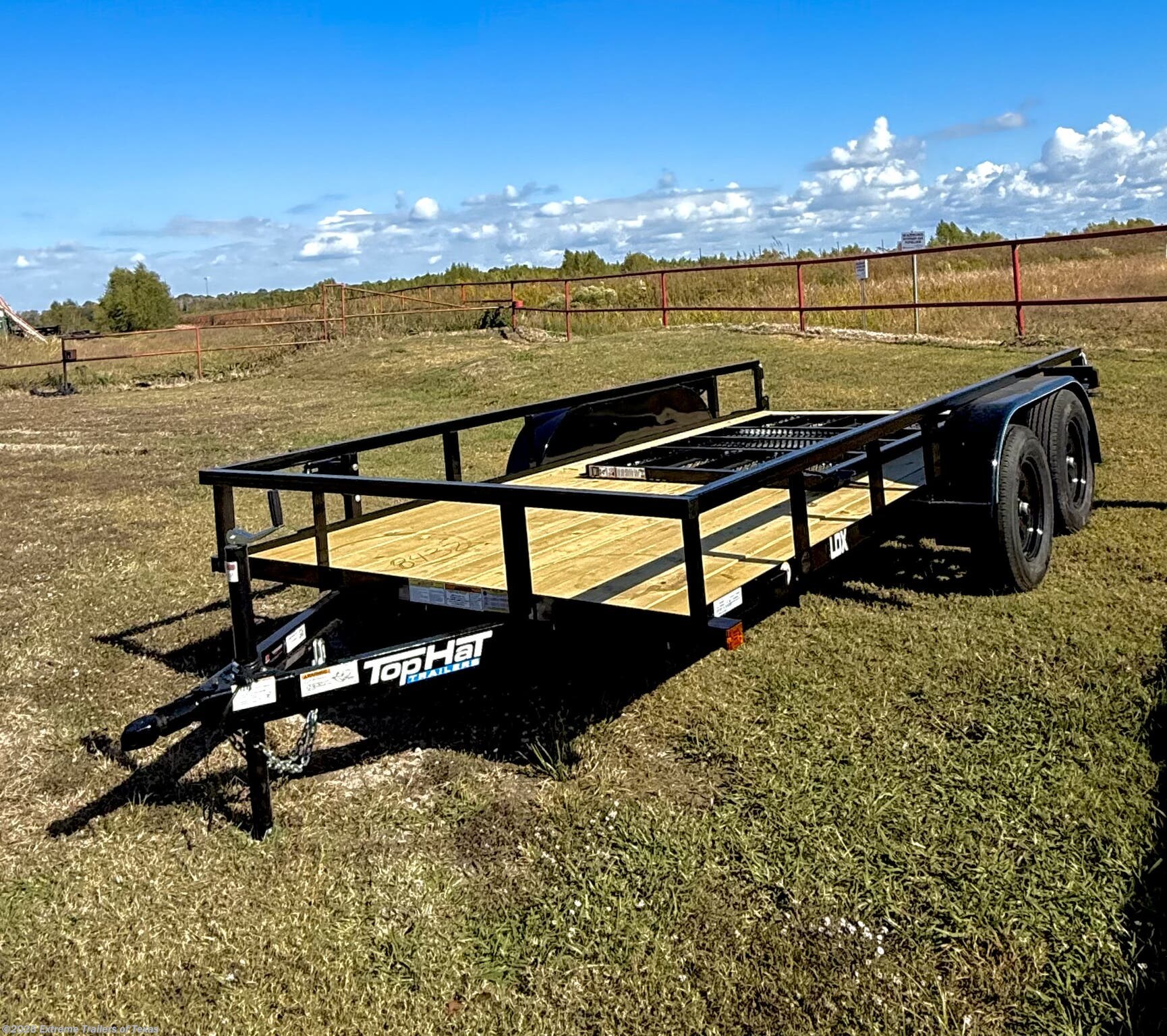 2026 Top Hat Lite Duty Utility 14X77