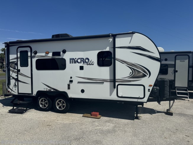 2019 Flagstaff Micro Lite 21FBRS by Forest River from Central Florida RV Center in Apopka, Florida
