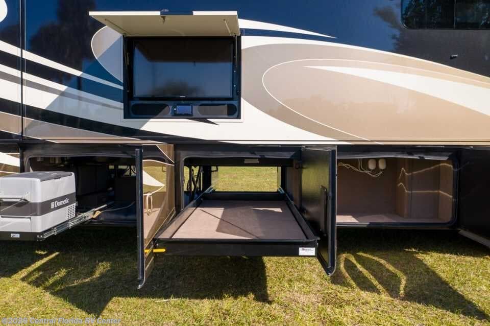 Used 2014 Entegra Coach Anthem 42RBQ available in Apopka, Florida