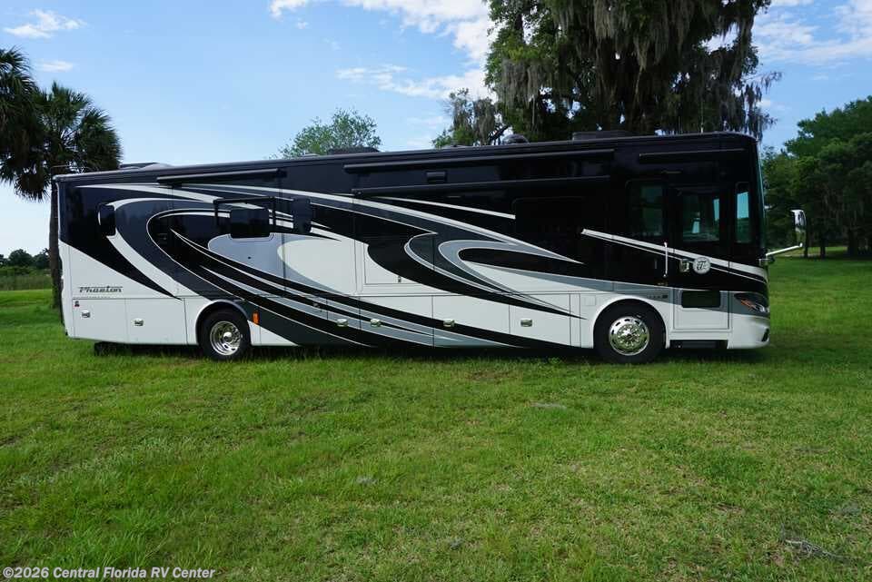 2016 Tiffin Phaeton 40 QBH - Used Class A for sale by Central Florida RV Center in Apopka, Florida