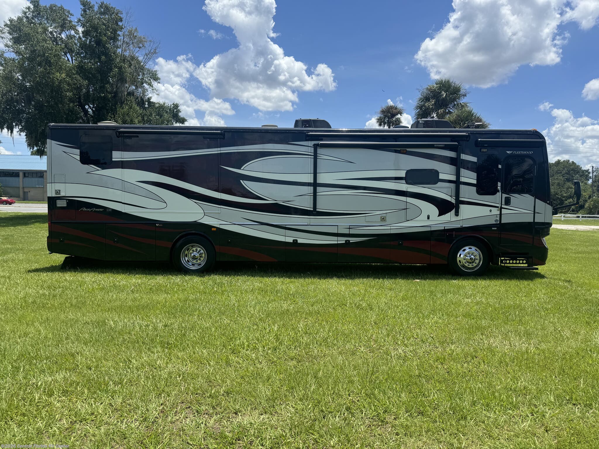 2017 Fleetwood Pace Arrow LXE 38K - Used Class A for sale by Central Florida RV Center in Apopka, Florida