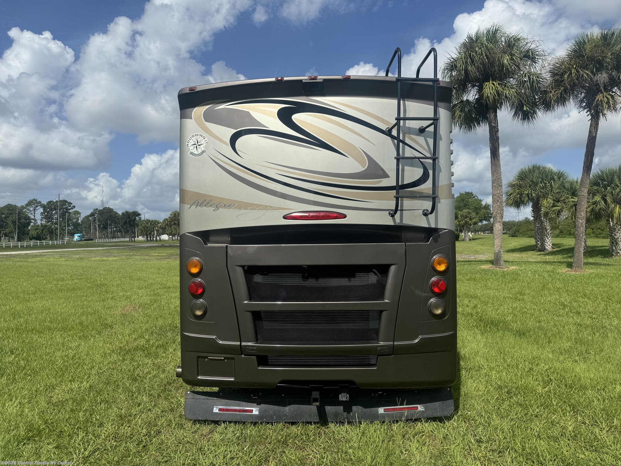 Used 2014 Tiffin Allegro Breeze 28 BR available in Apopka, Florida