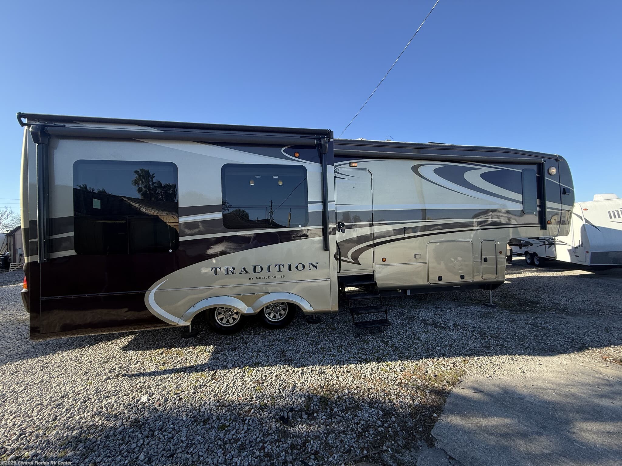 2013 DRV Mobile Suites 340RES - Used Fifth Wheel for sale by Central Florida RV Center in Apopka, Florida