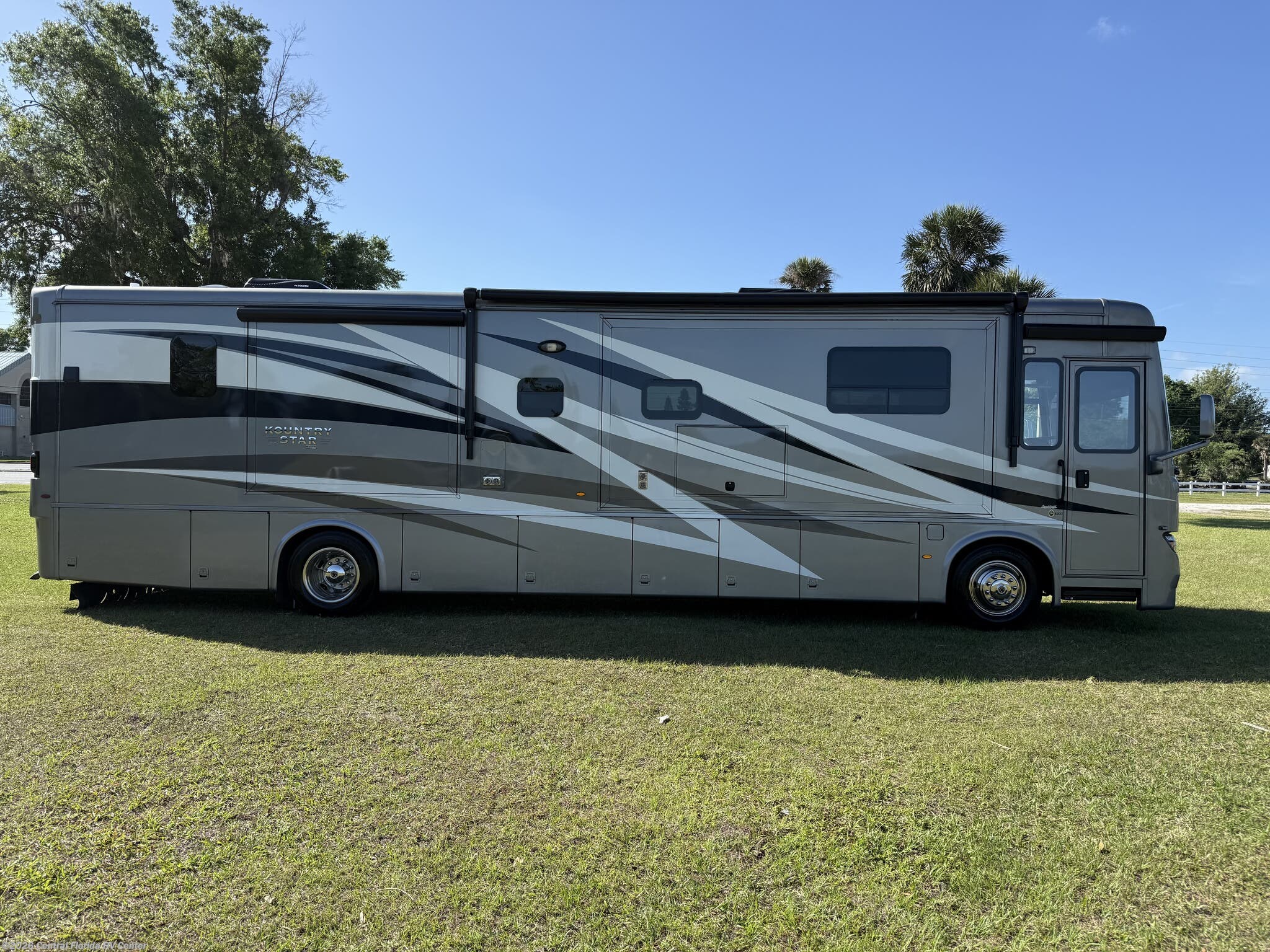 Used 2020 Newmar Kountry Star 4037 available in Apopka, Florida