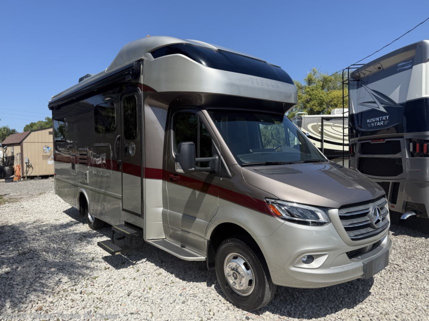 Used 2020 Tiffin Wayfarer 25 QW available in Apopka, Florida