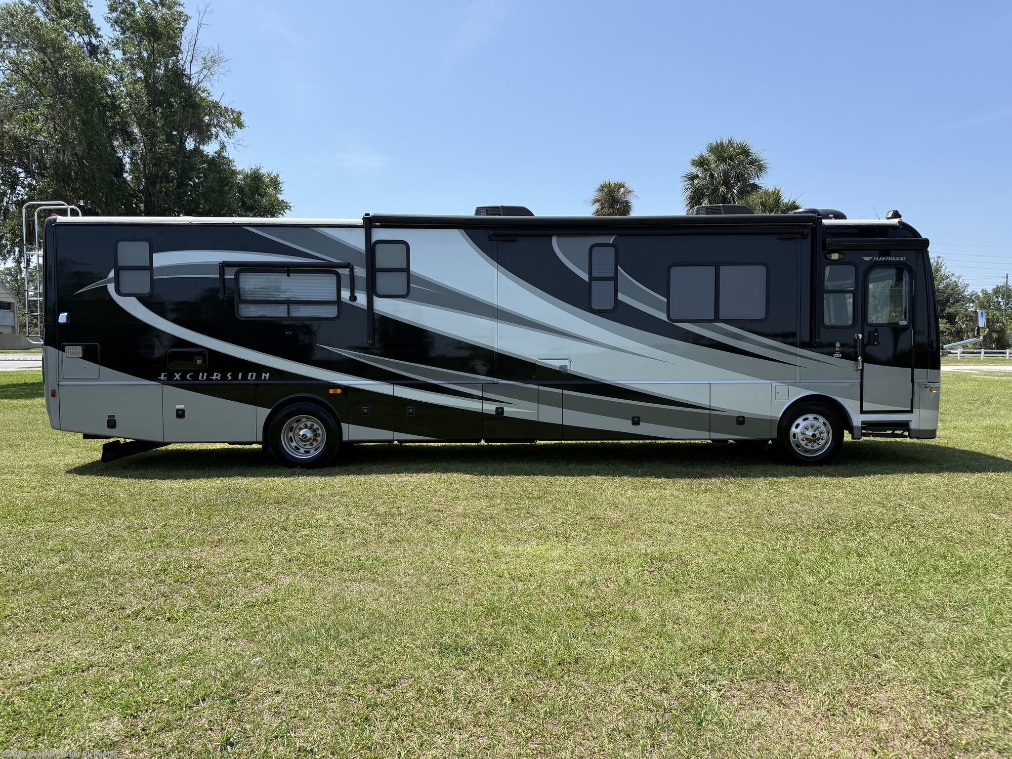 2008 Excursion 40E by Fleetwood from Central Florida RV Center in Apopka, Florida