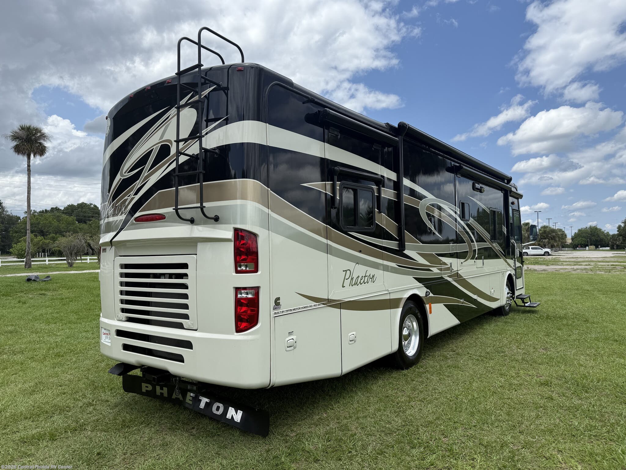 2010 Phaeton 36 QSH by Tiffin from Central Florida RV Center in Apopka, Florida