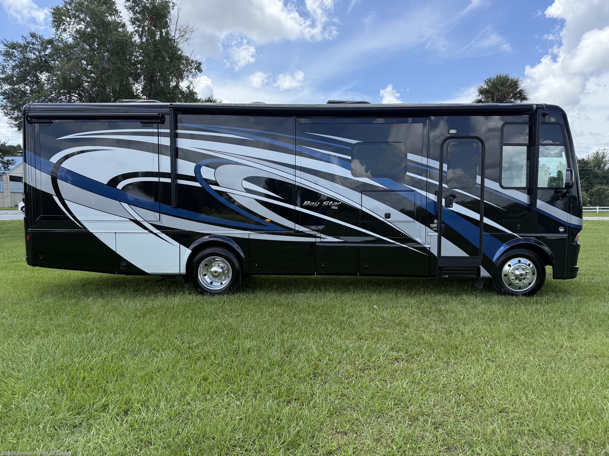 2019 Bay Star 3226 by Newmar from Central Florida RV Center in Apopka, Florida