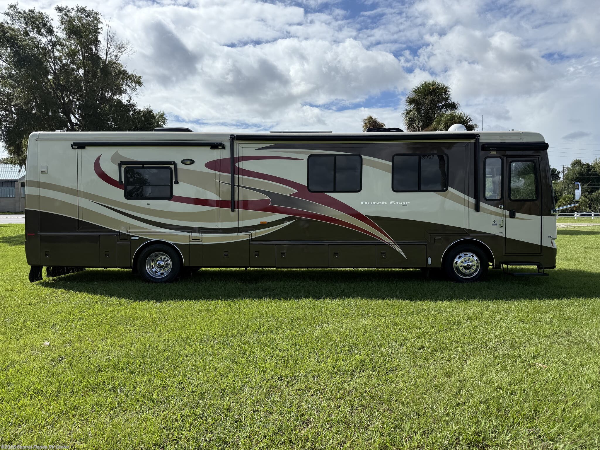 2011 Newmar Dutch Star 4086 - Used Class A for sale by Central Florida RV Center in Apopka, Florida