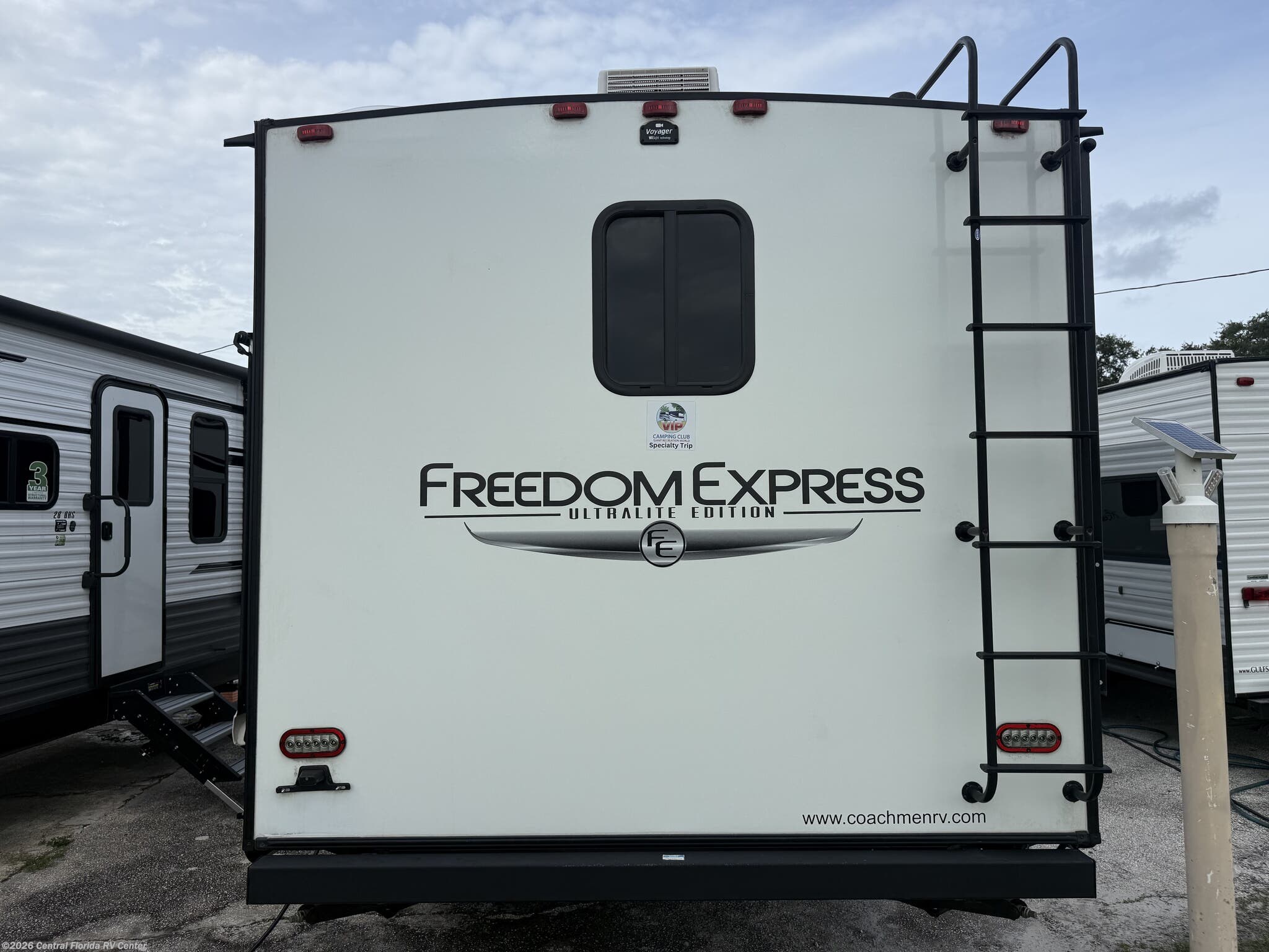 Used 2022 Coachmen Freedom Express Ultra Lite 252RBS available in Apopka, Florida