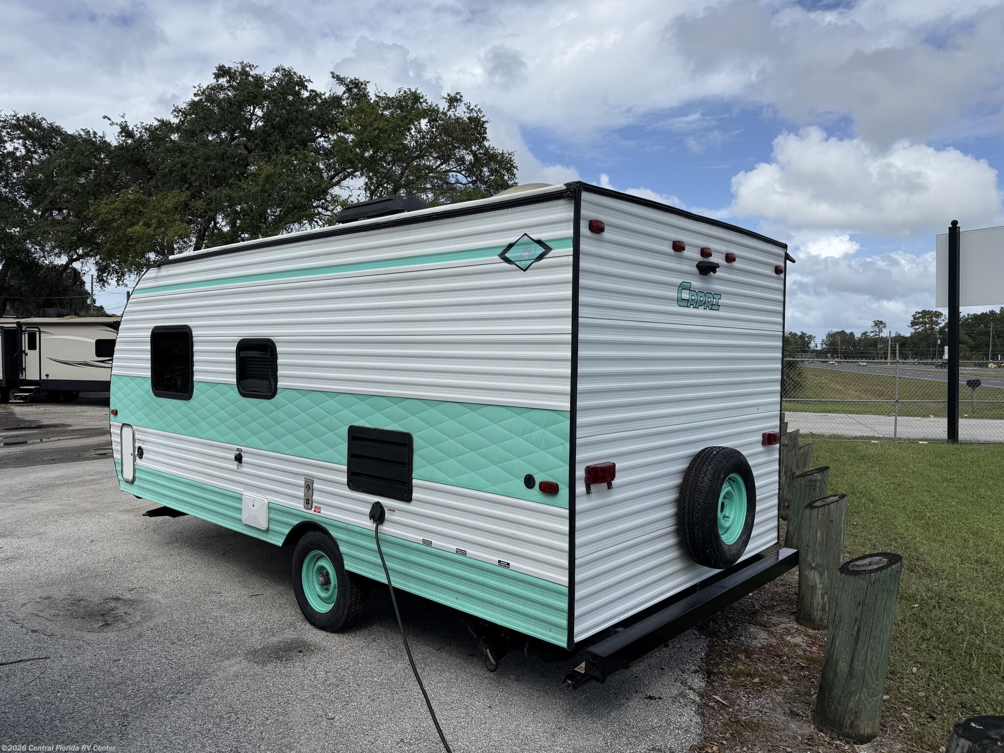2019 Capri 189DD by Gulf Stream from Central Florida RV Center in Apopka, Florida