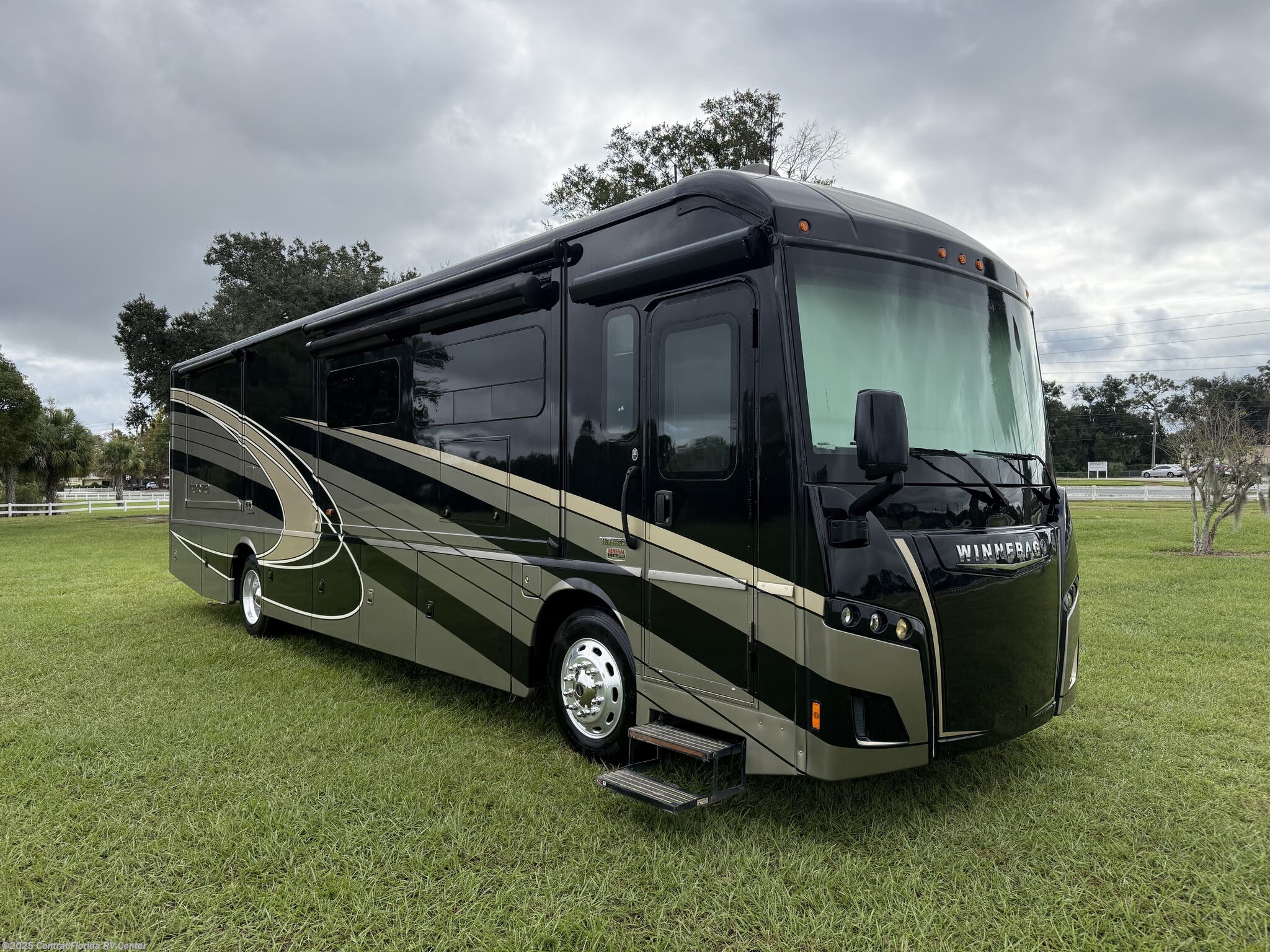 2022 Winnebago Forza 36H