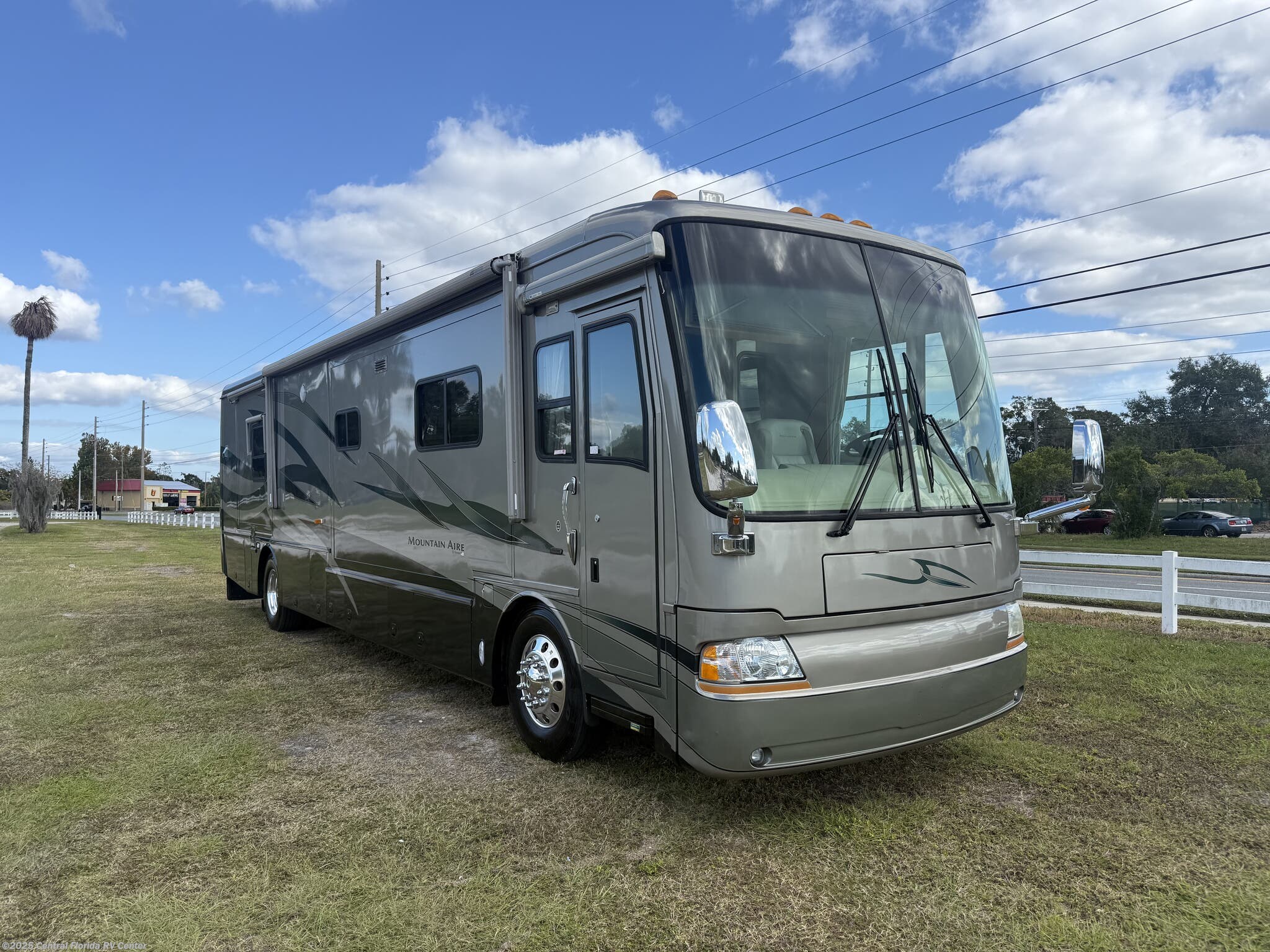2005 Newmar Mountain Aire 4032
