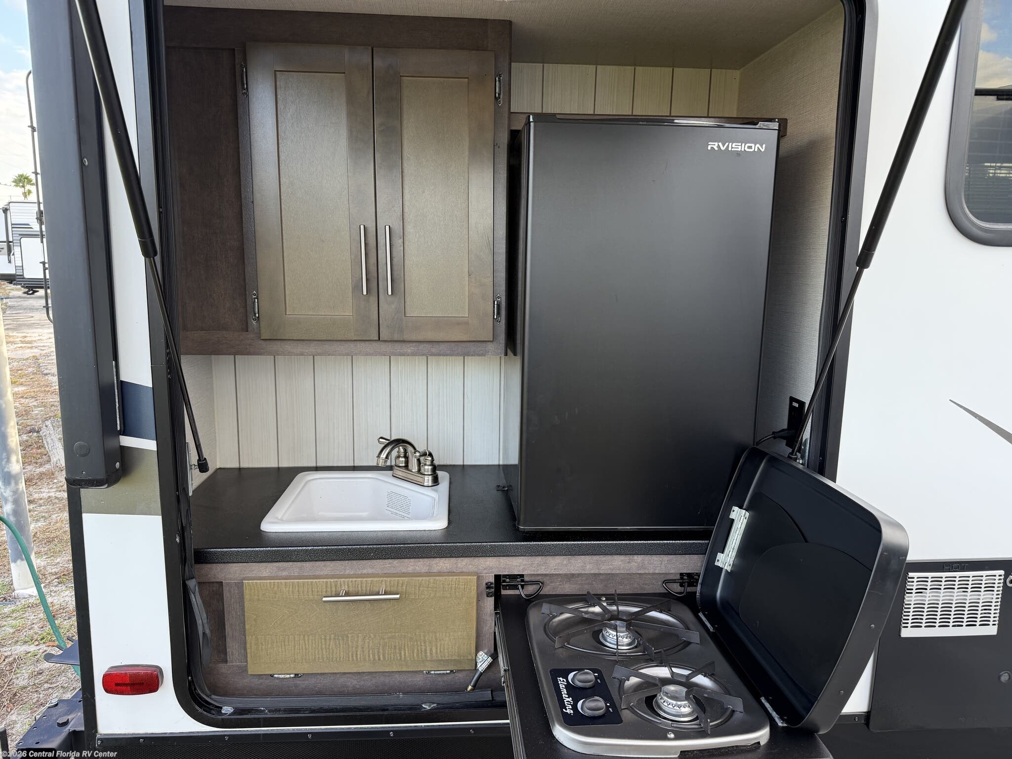 Used 2019 CrossRoads Sunset Trail Super Lite 253RB available in Apopka, Florida