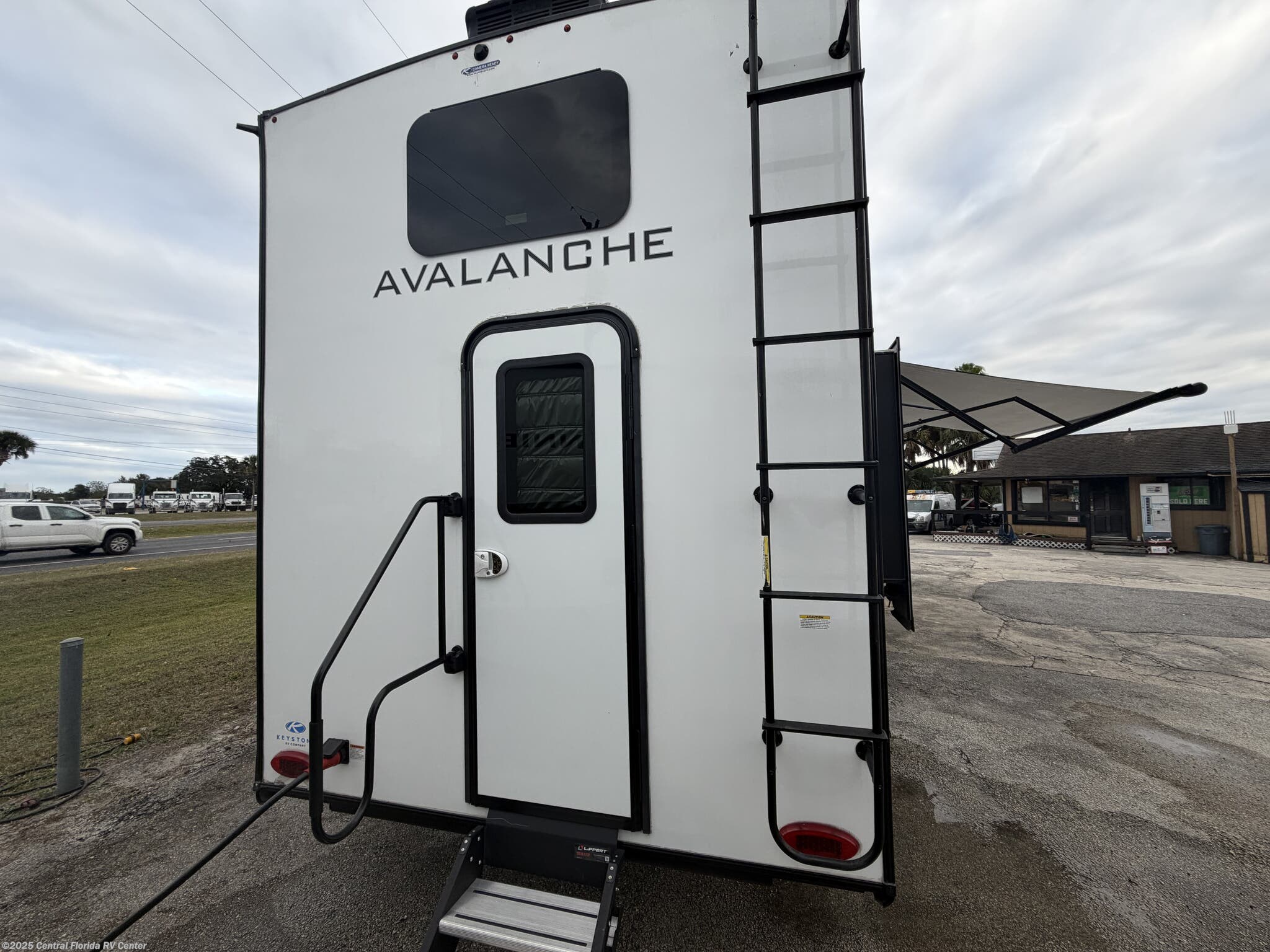 Used 2022 Keystone Avalanche 390DS available in Apopka, Florida