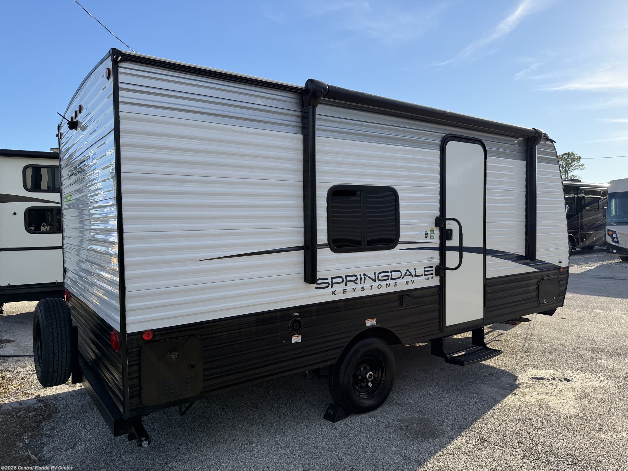 2024 Keystone Springdale Mini 1700FQ - Used Travel Trailer for sale by Central Florida RV Center in Apopka, Florida
