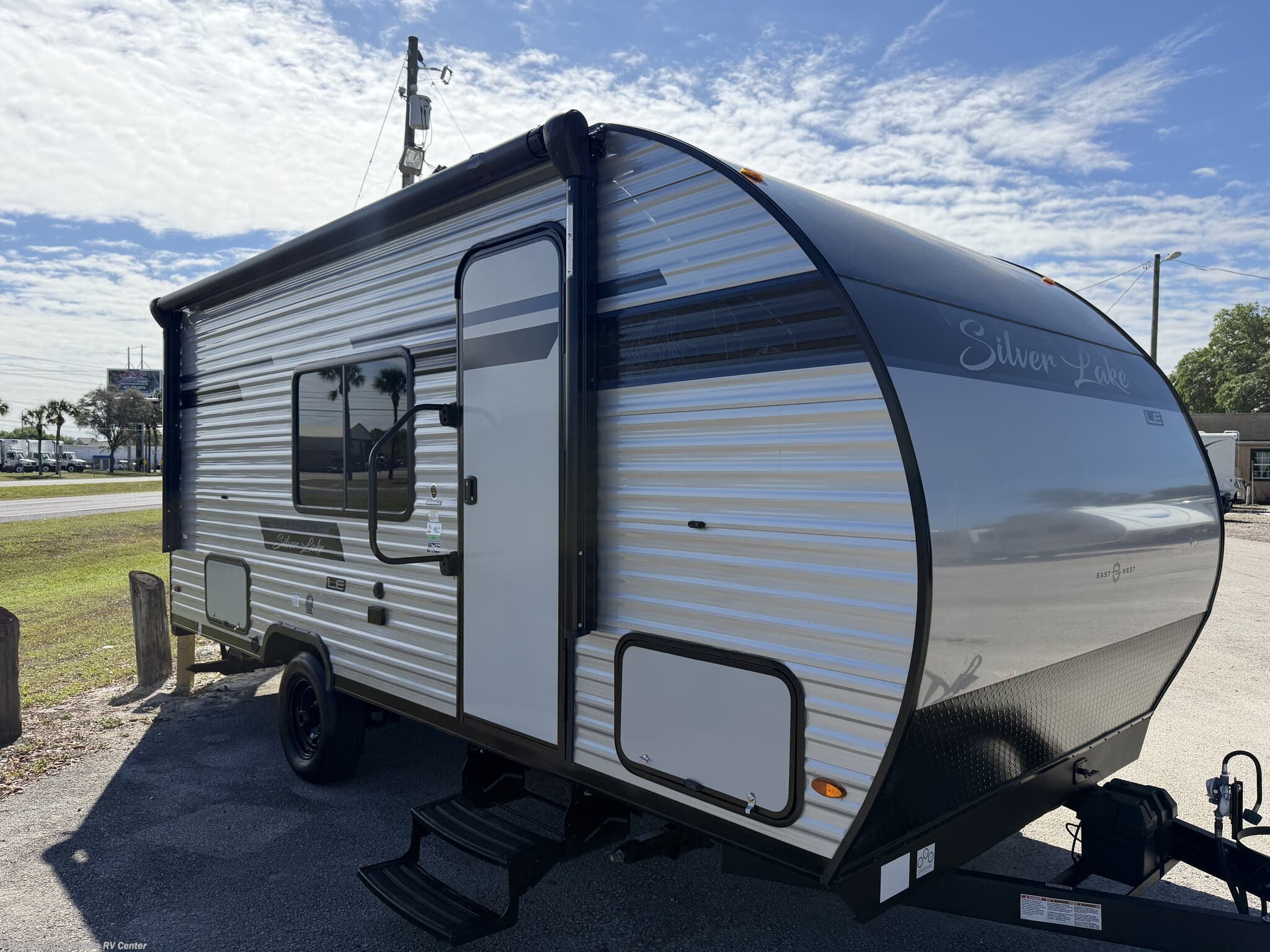 2025 East to West Silver Lake LE 1610BHLE