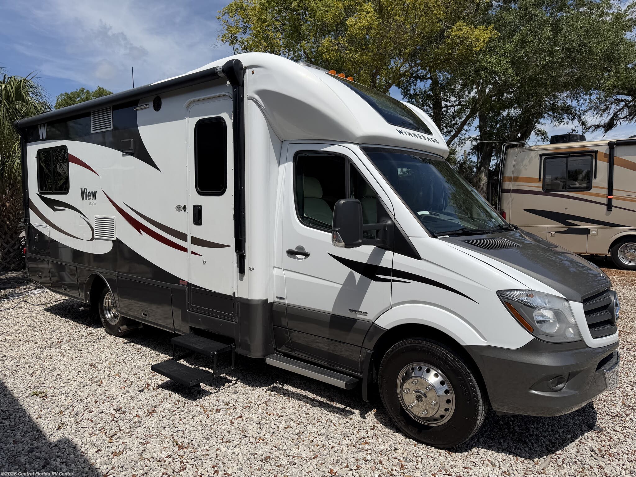 2015 Winnebago View 24V - Used Class C for sale by Central Florida RV Center in Apopka, Florida
