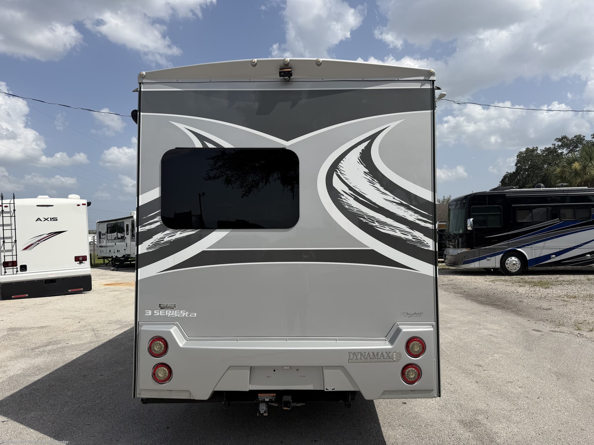 2022 Isata 3 Series 24FWM by Dynamax Corp from Central Florida RV Center in Apopka, Florida