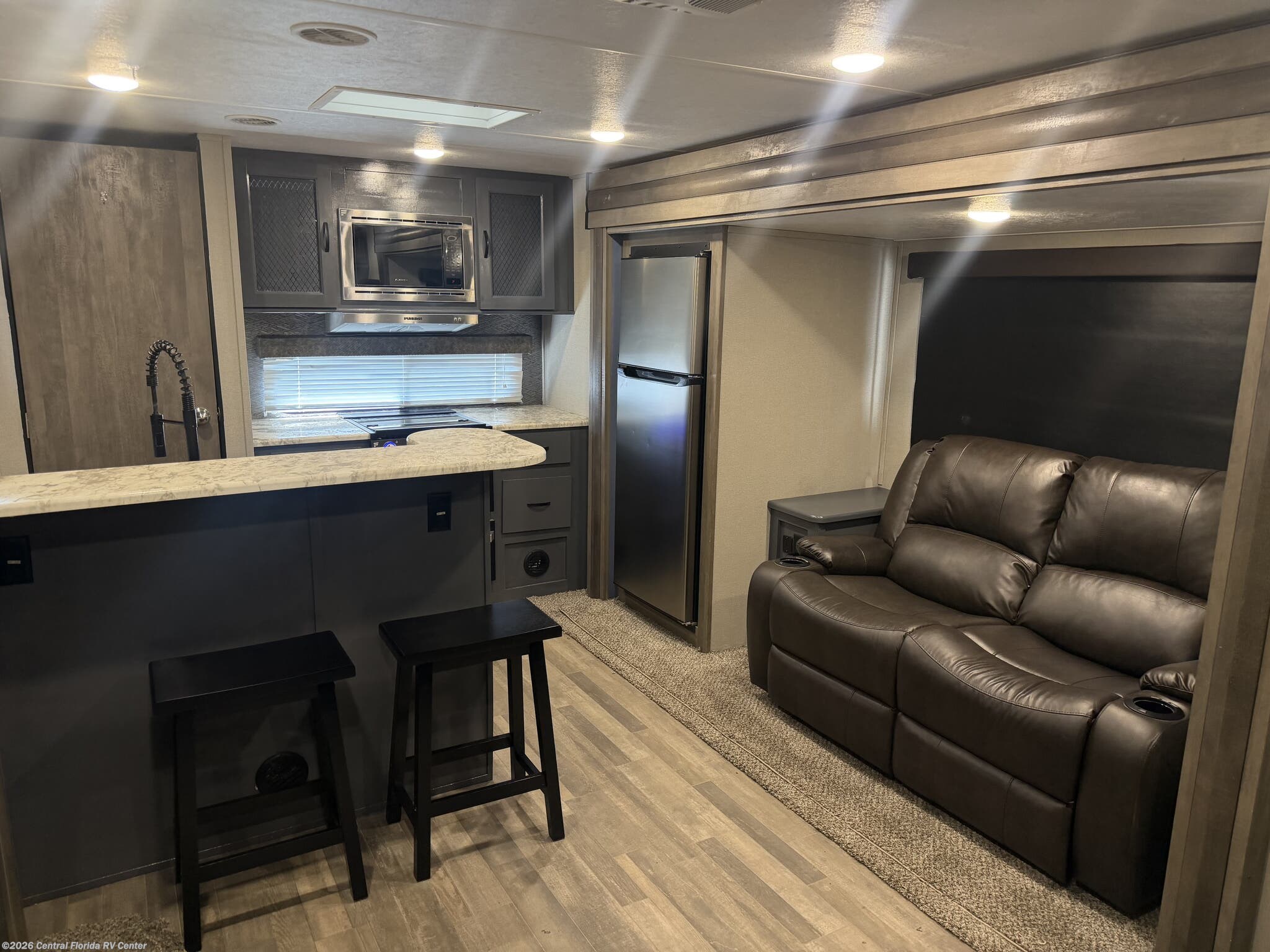 2021 Forest River Vibe 31ML - Used Travel Trailer For Sale by Central Florida RV Center in Apopka, Florida features Dinette, Exterior Speakers, TV Antenna, Skylight, Solar Panel