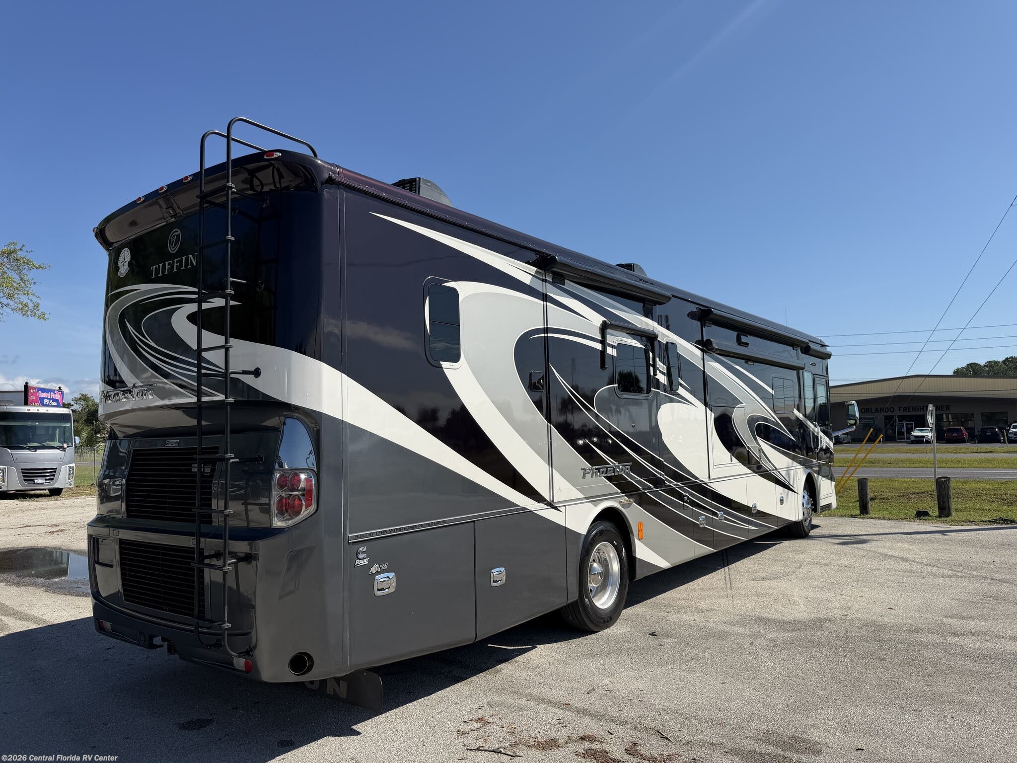2016 Phaeton 40 QBH by Tiffin from Central Florida RV Center in Apopka, Florida