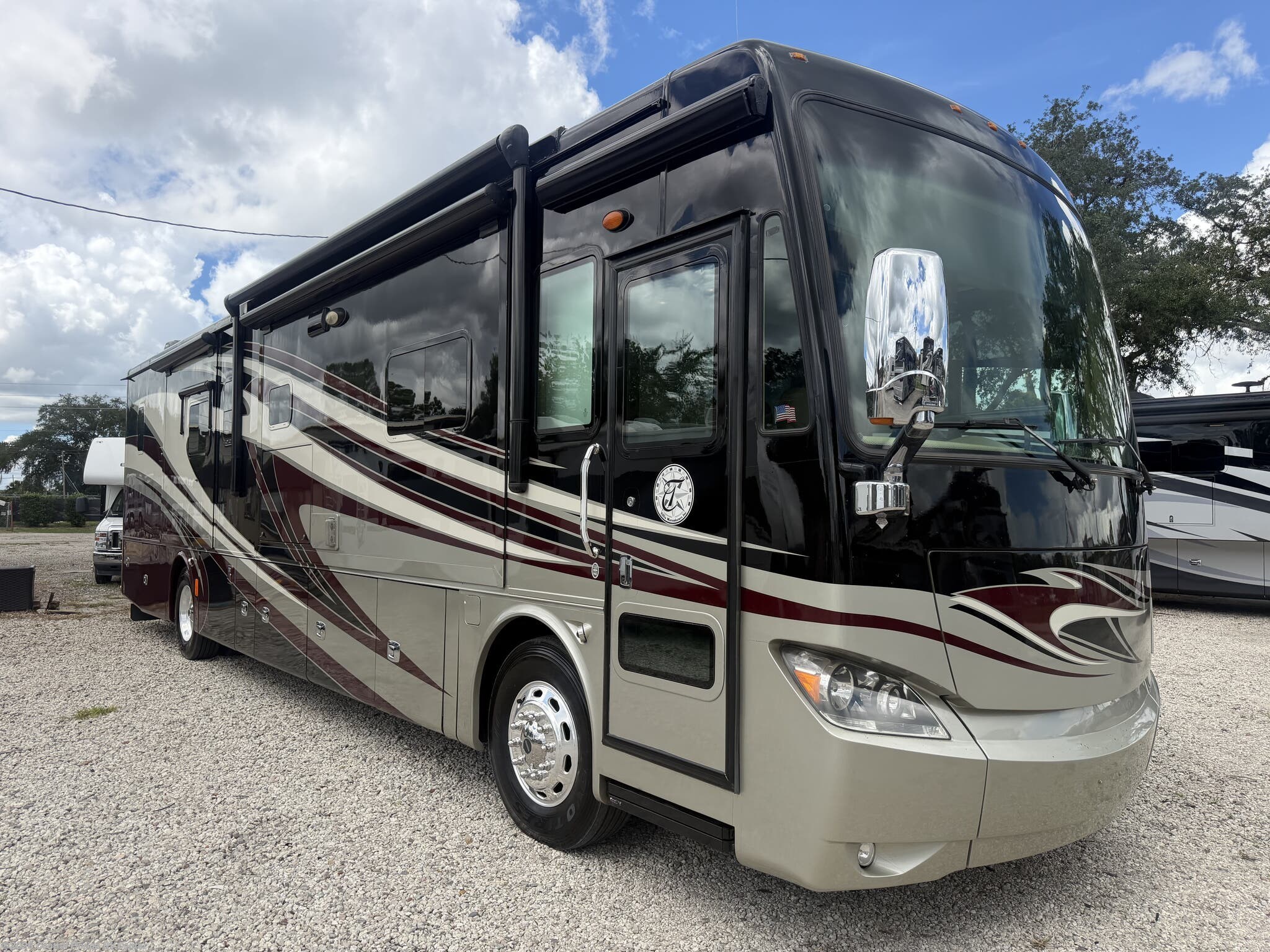 2014 Tiffin Phaeton 40QBH