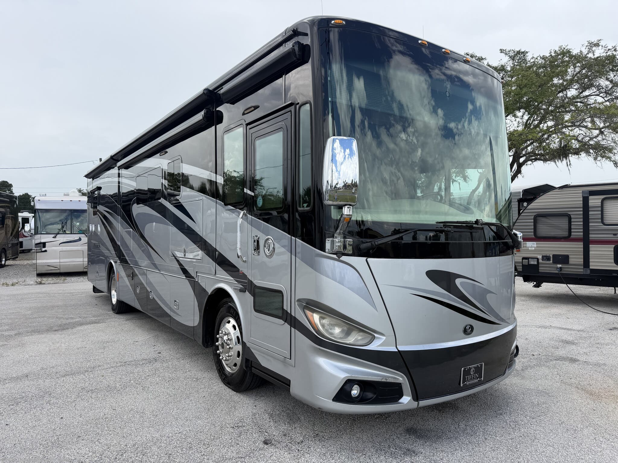 2017 Tiffin Phaeton 36GH